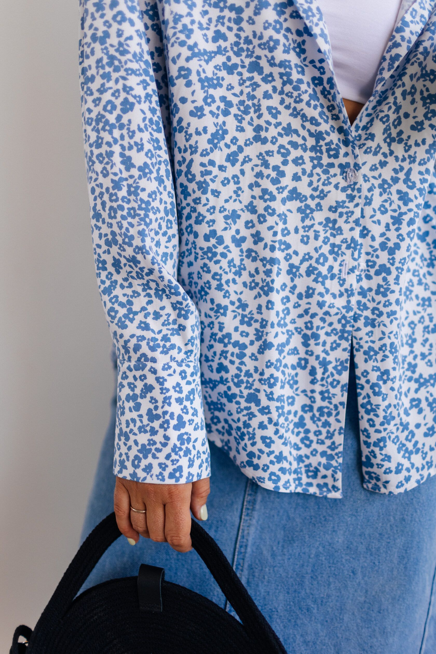 Рубашка женская вискоза в голубой цветок one size