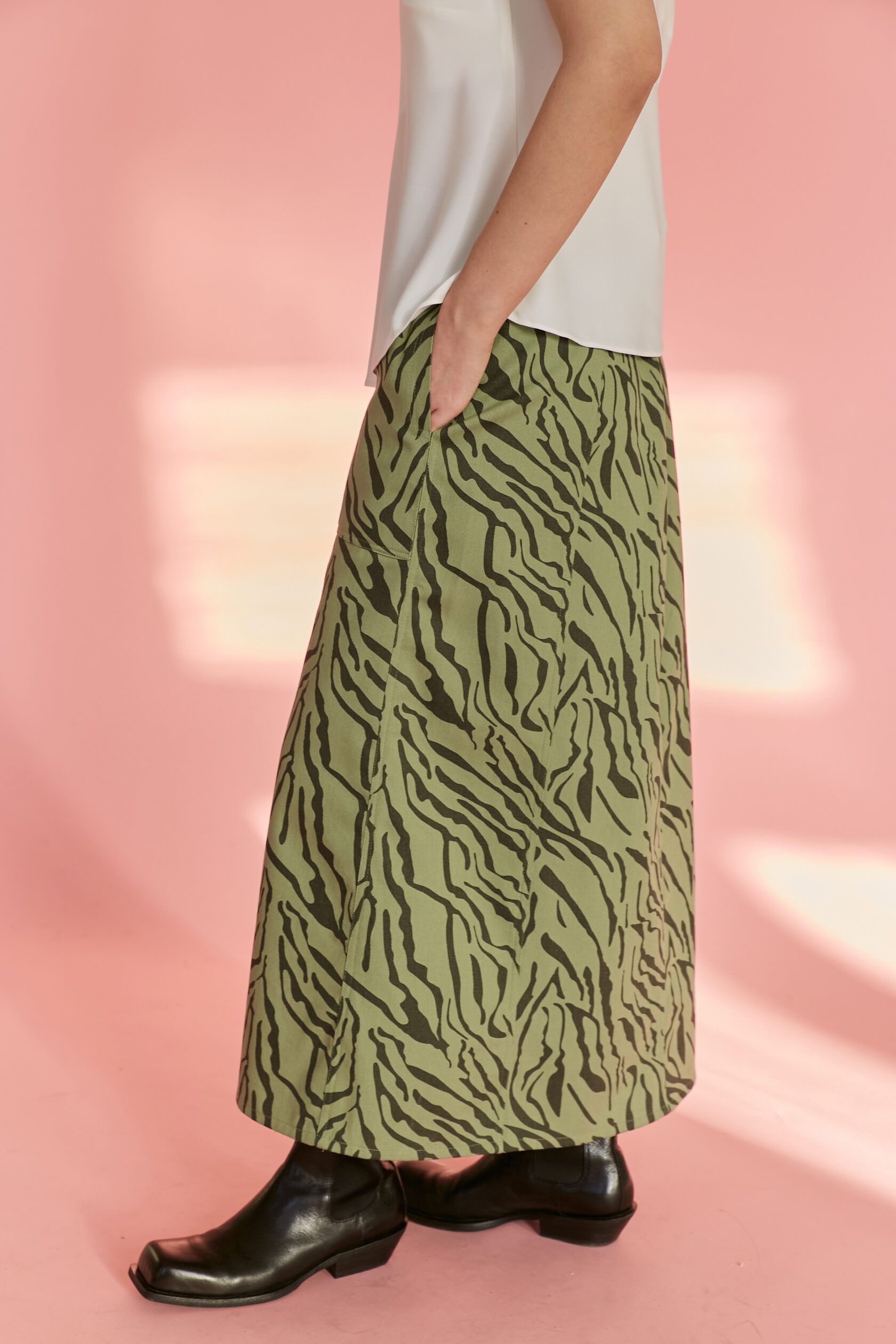 Юбка джинсовая макси зебра оливковая M