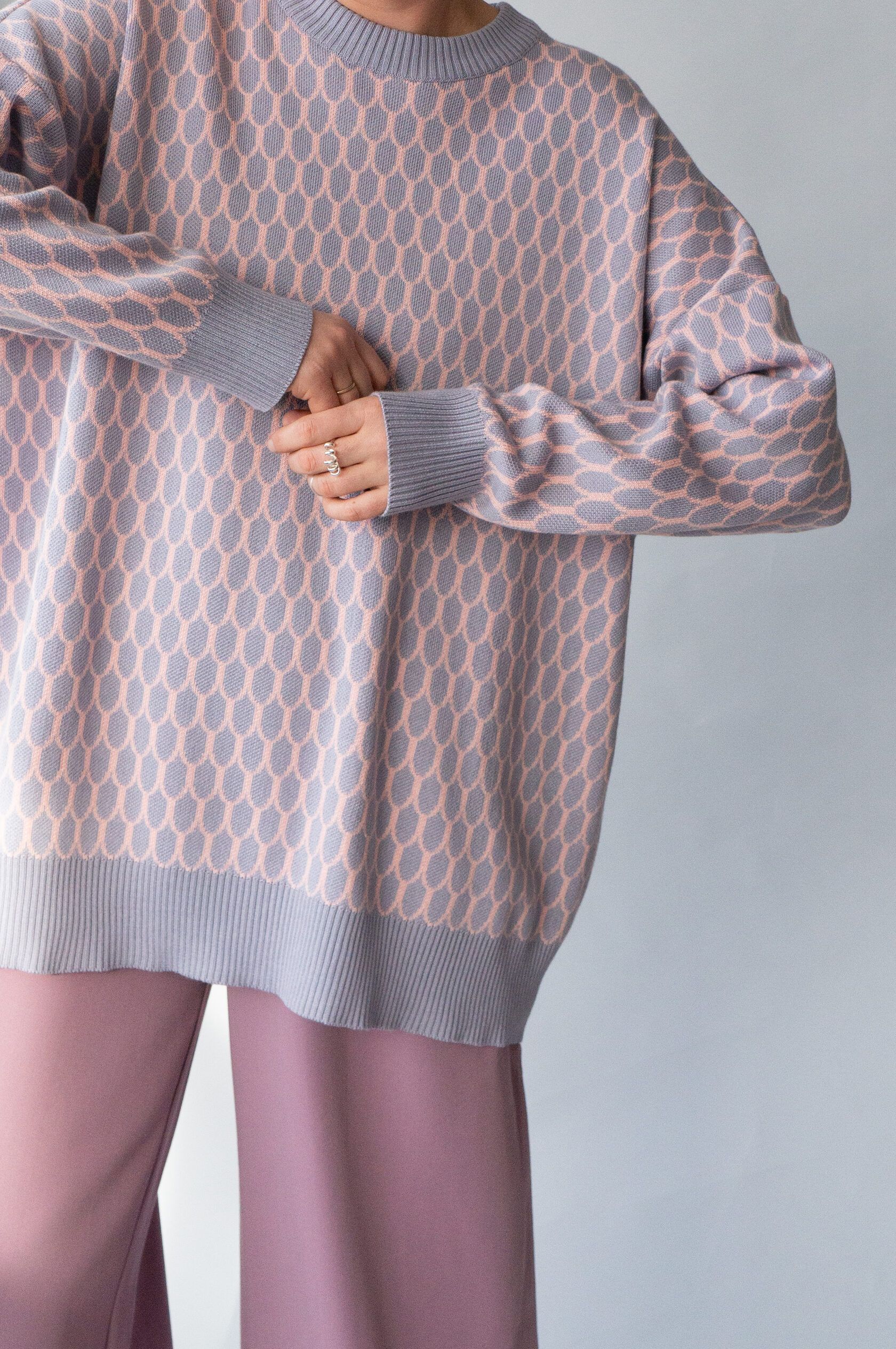 Джемпер Чешуйки оверсайз серо-розовый oversize