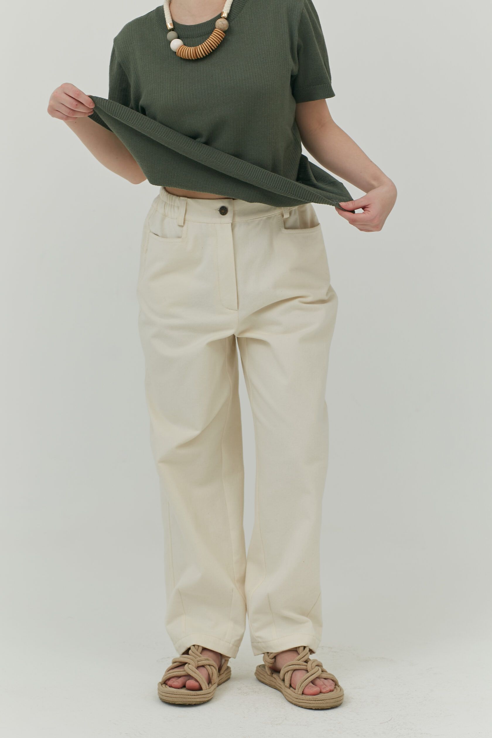 Джинсы-бананы молочный L