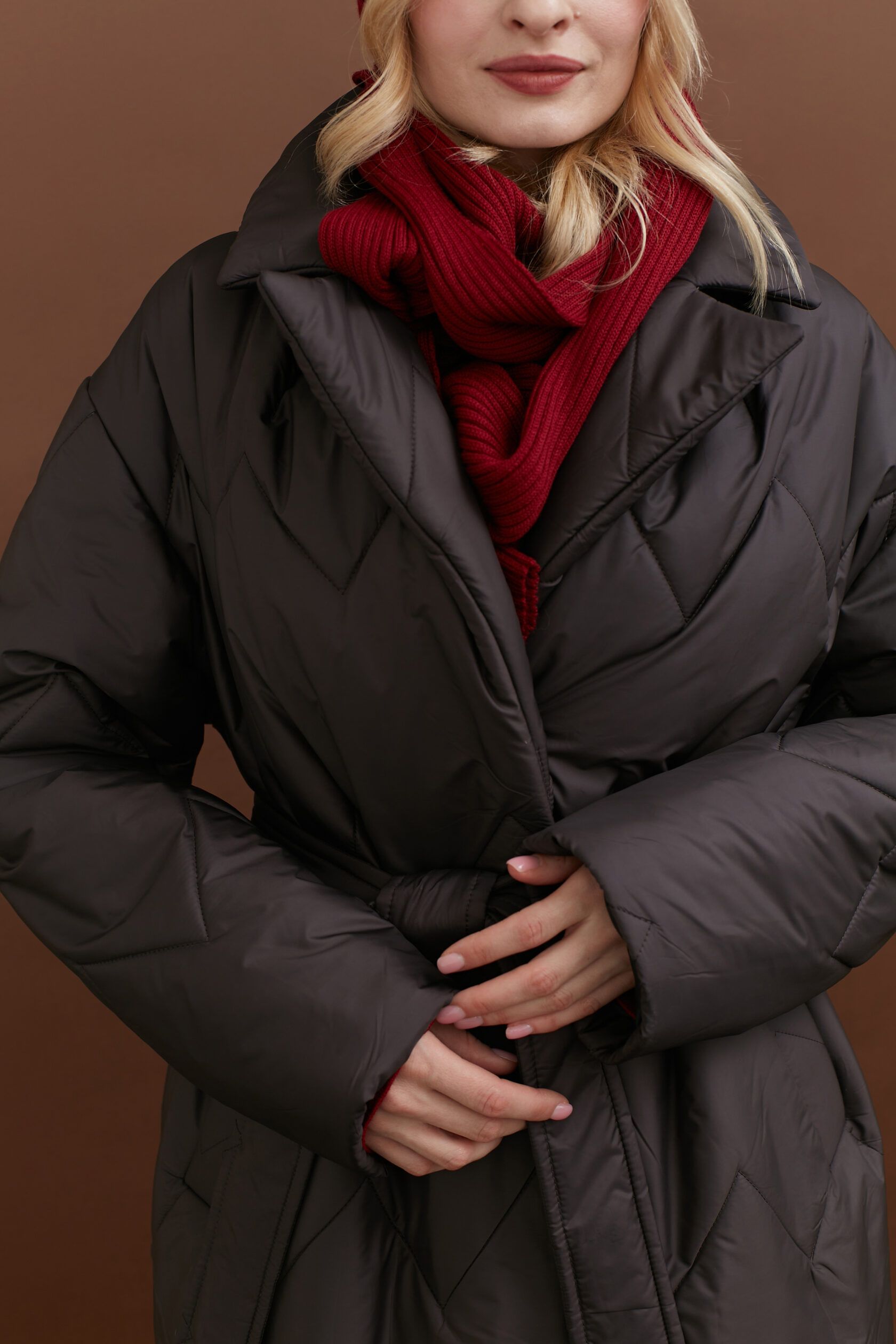 Пальто стеганое женское шоколад M-L