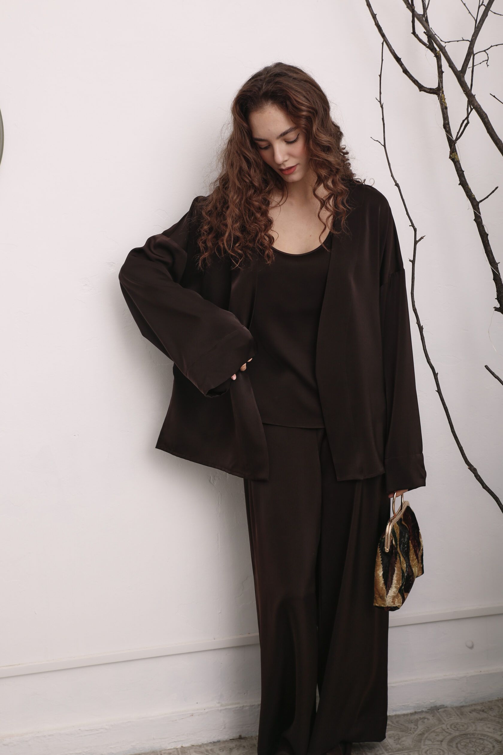 Жакет с поясом искусственный шелк шоколад one size