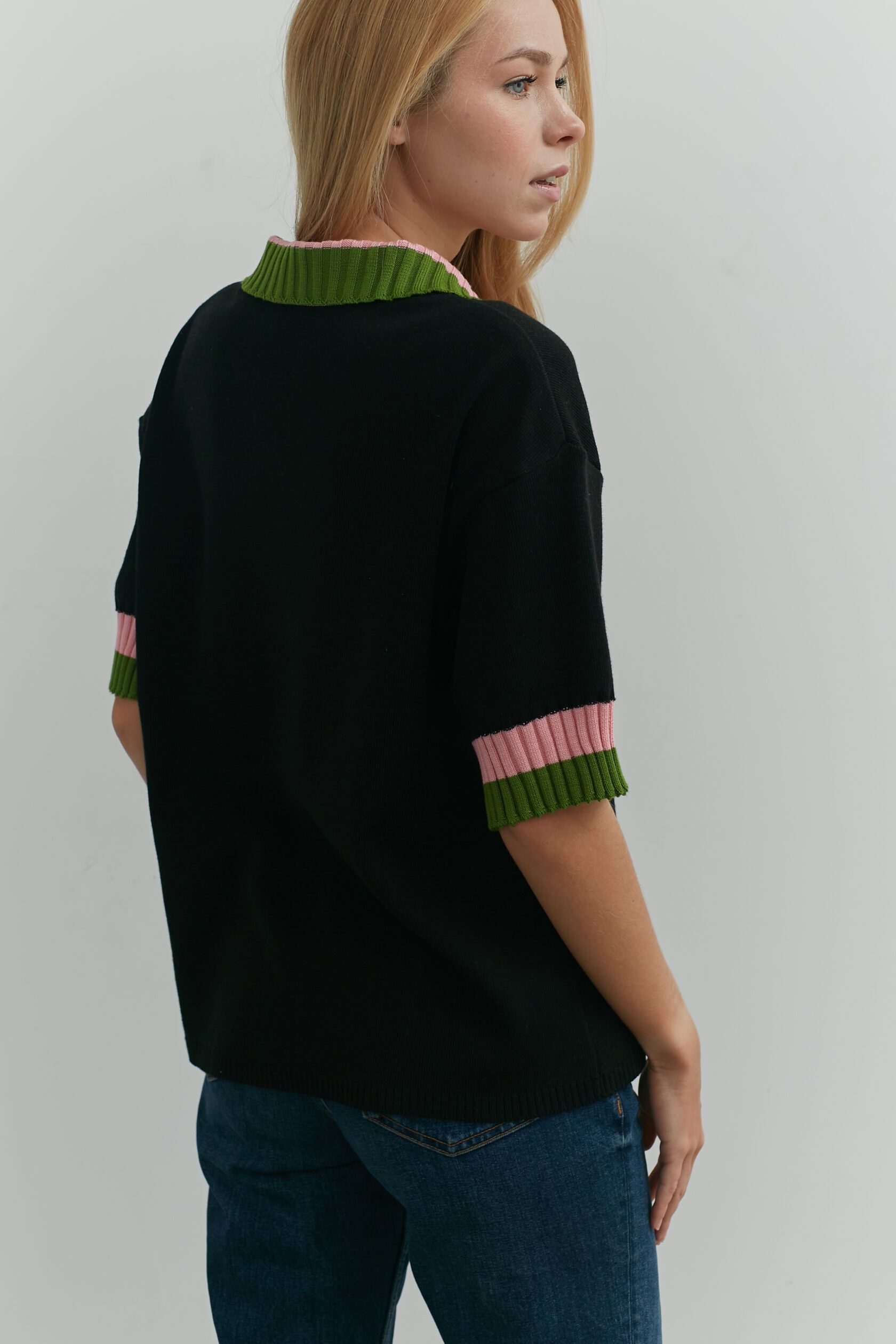 Поло трикотажное черный с полосой травяной M-L