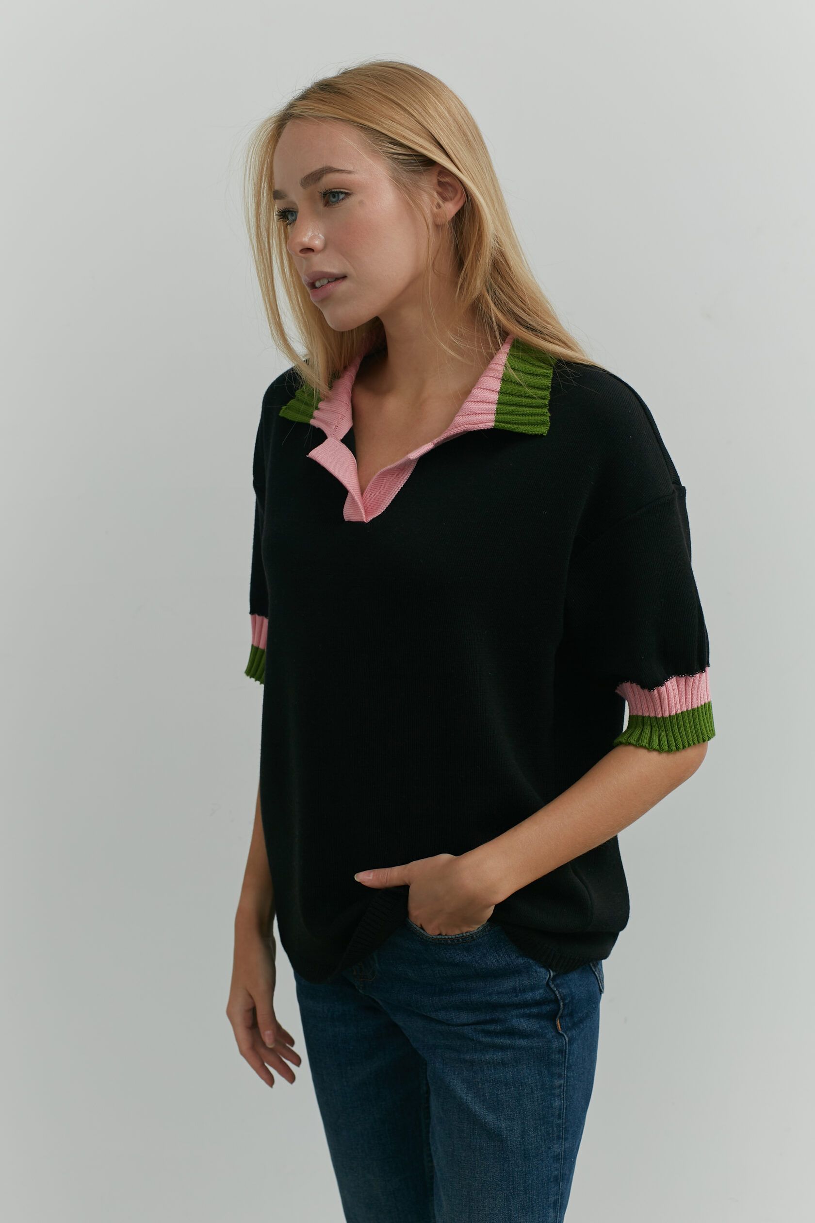 Поло трикотажное черный с полосой травяной M-L