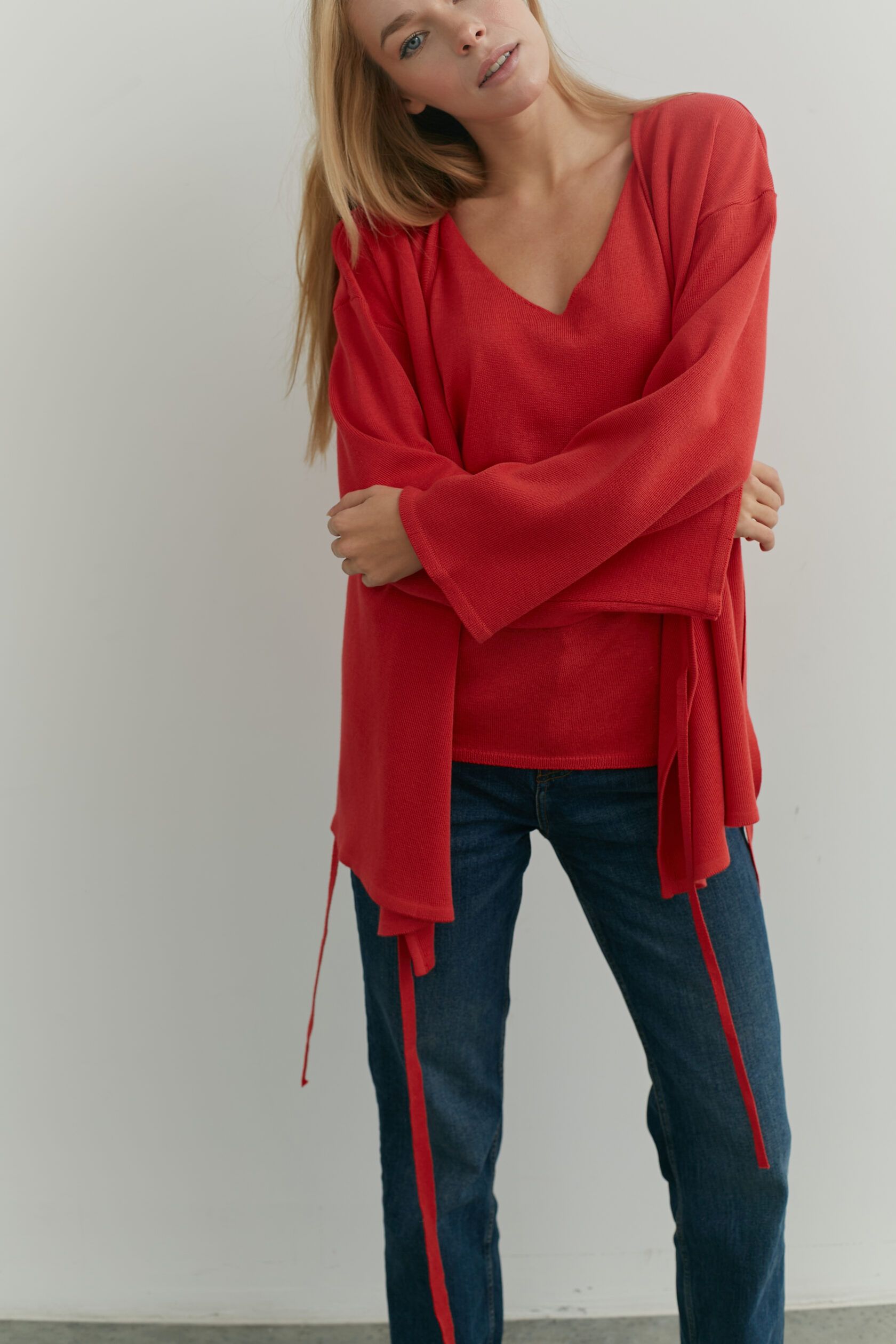 Кардиган трикотажный на завязках алый S-L