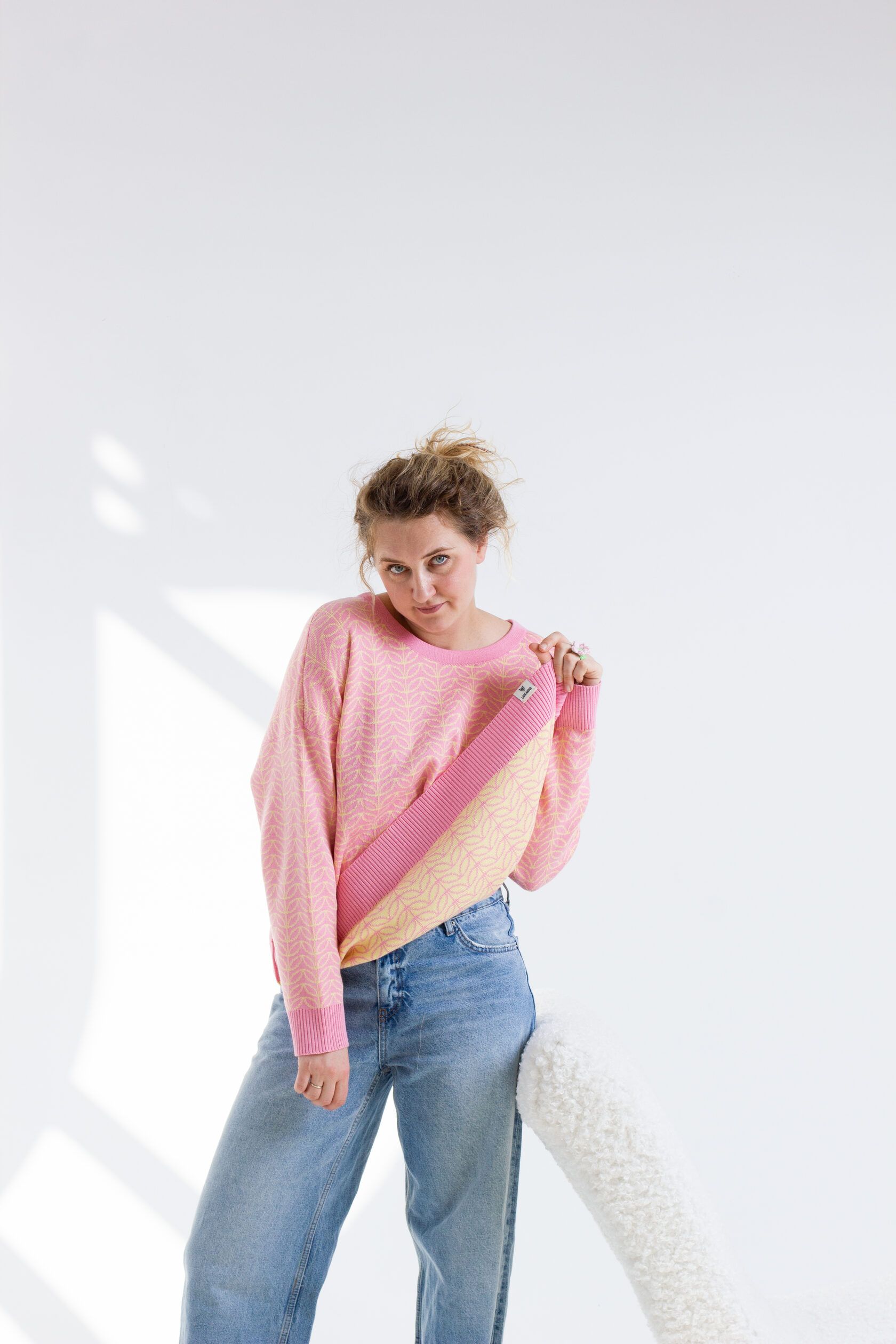 Джемпер Листочки двусторонний оверсайз розовый oversize