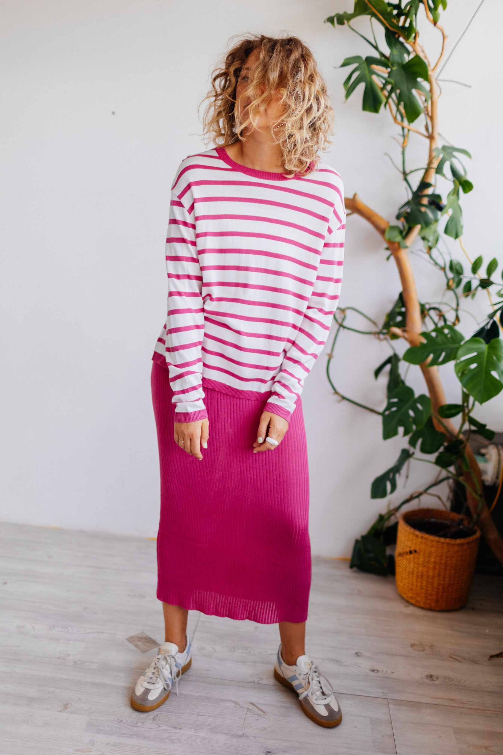 Юбка трикотажная в рубчик макси фуксия M-L