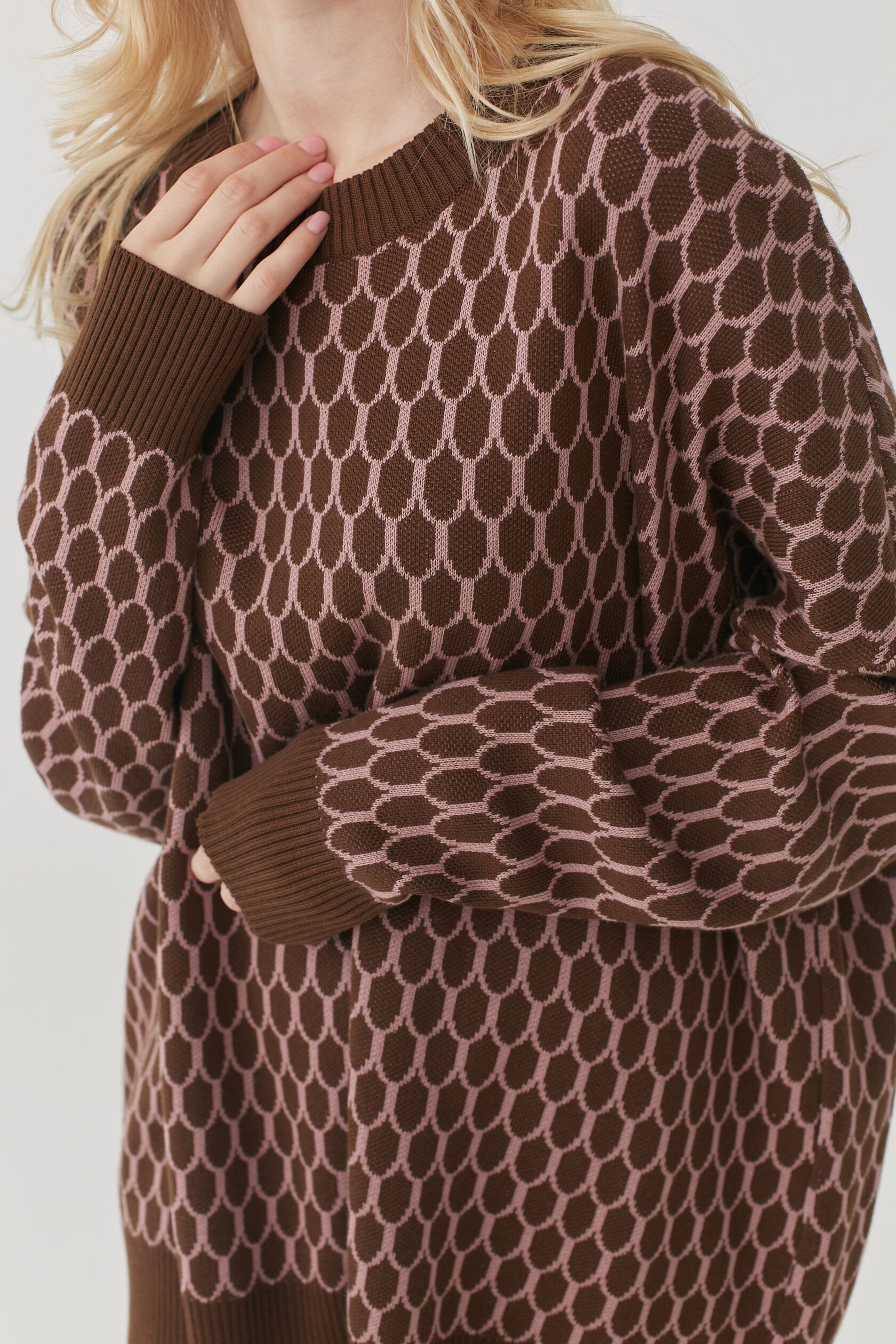 Джемпер Чешуйки оверсайз шоколад one size