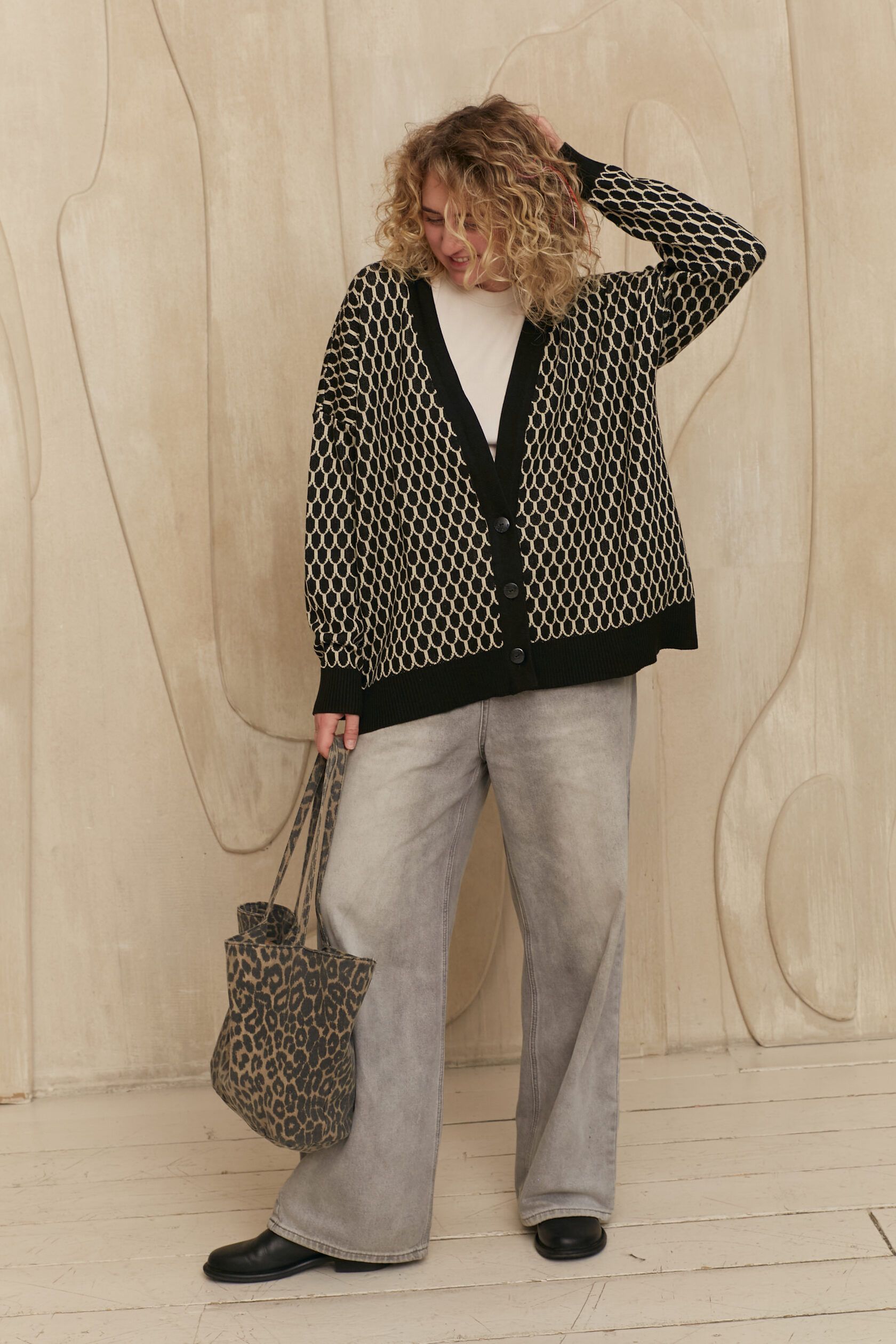 Кардиган Чешуйки жаккард черный oversize