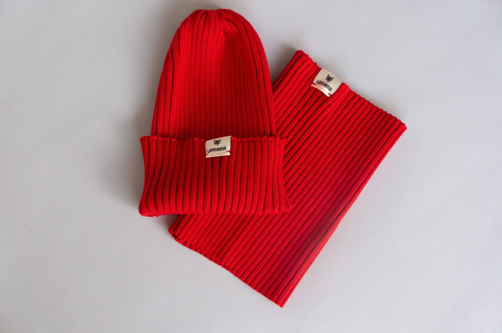 Снуд алый S-L