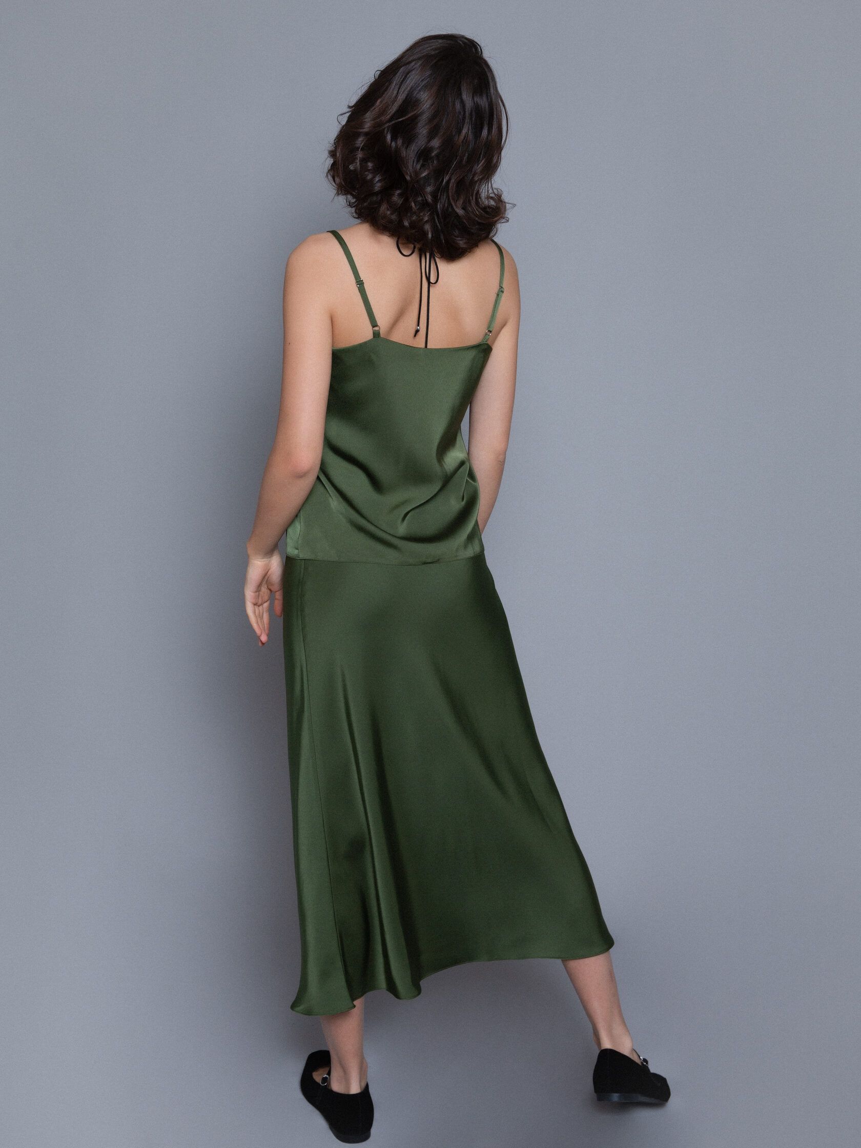 Топ на бретелях атлас нефрит M