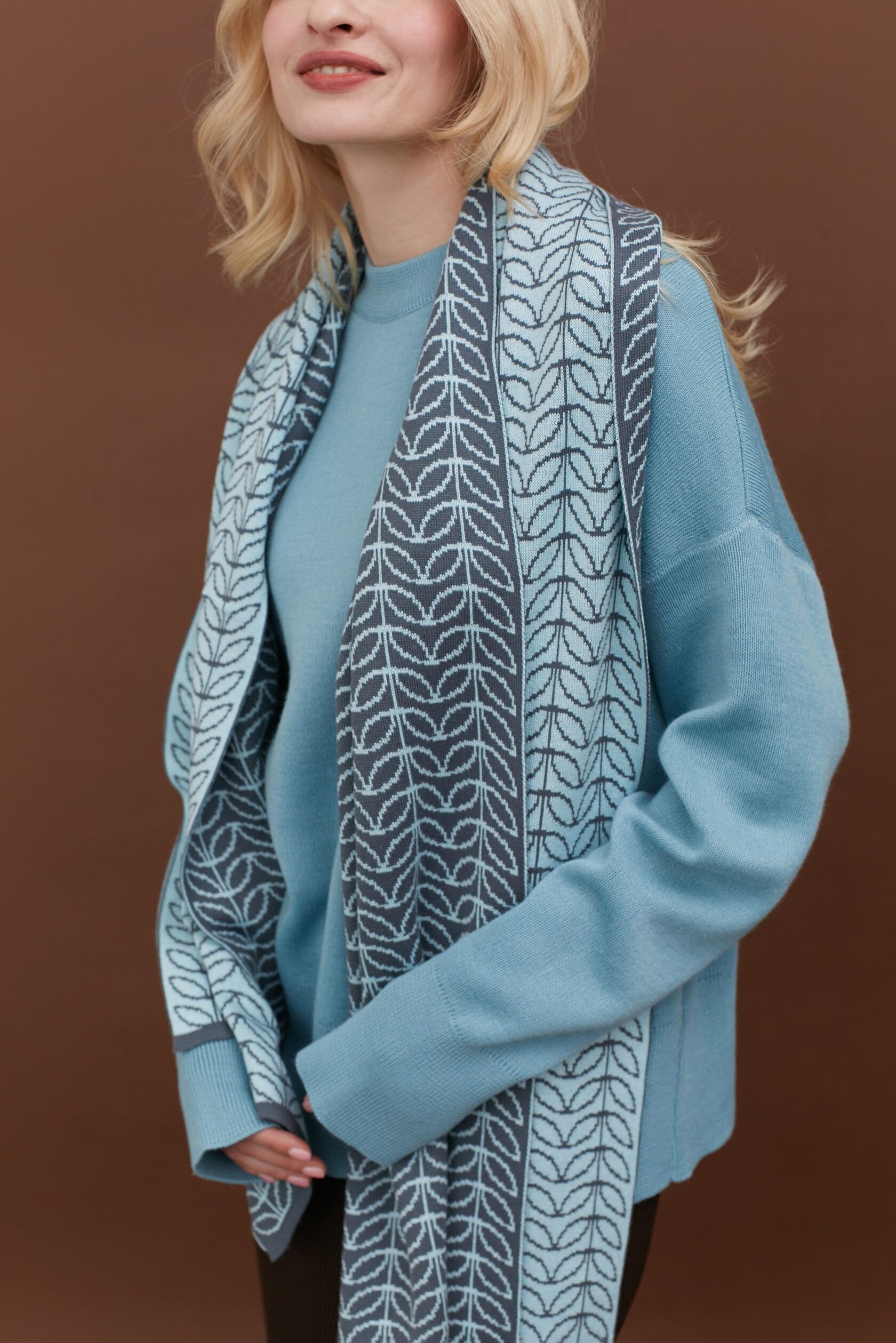 Шарф взрослый Листочки графит-байкал one size