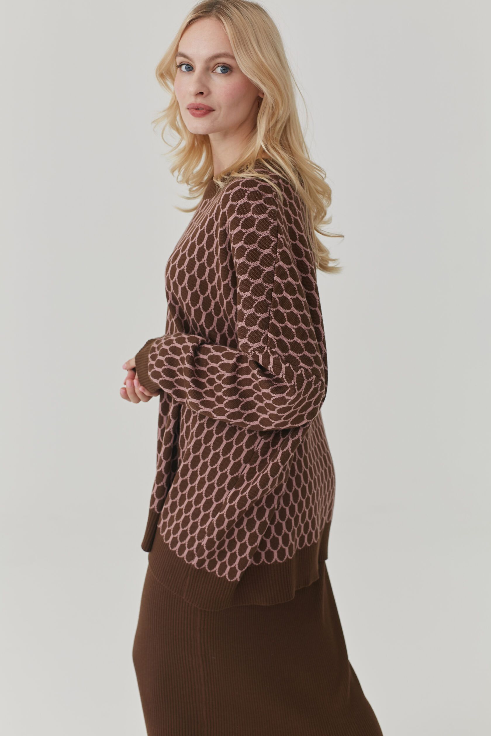 Джемпер Чешуйки оверсайз шоколад one size