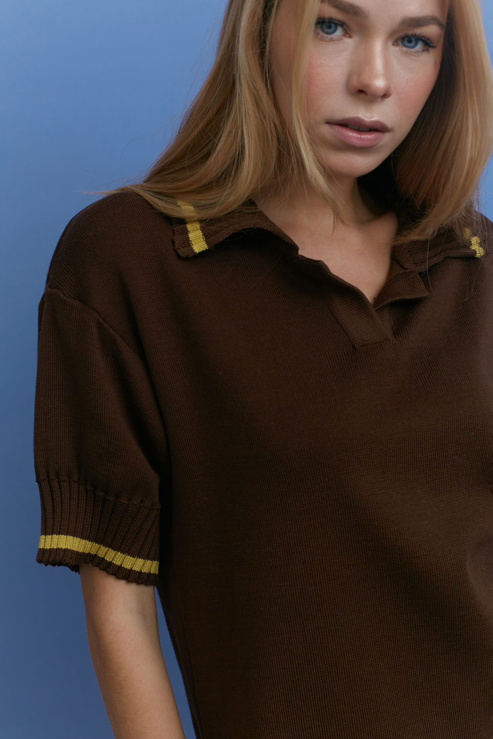 Поло трикотажное шоколадный с липовым M-L