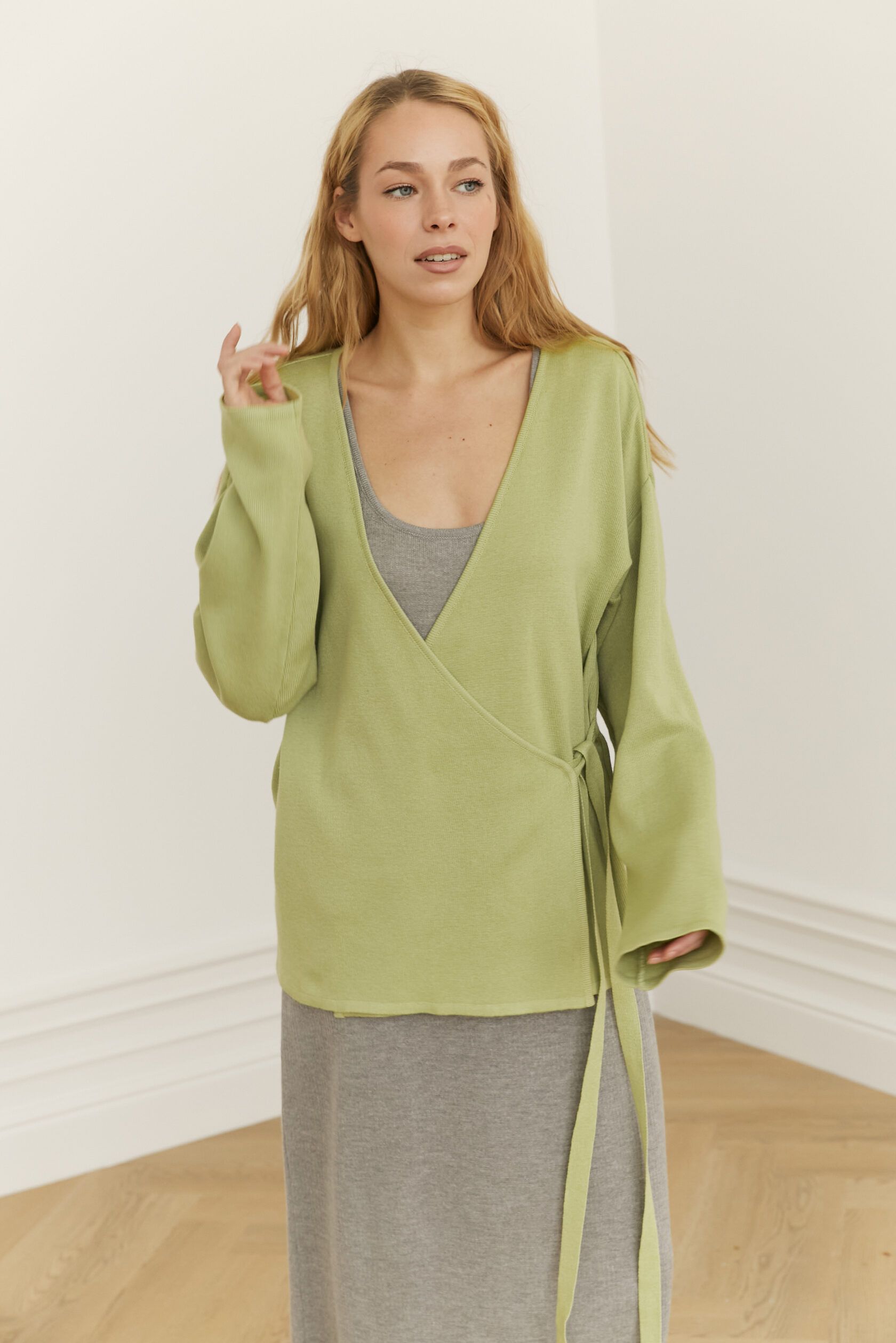 Кардиган трикотажный на завязках лайм S-L