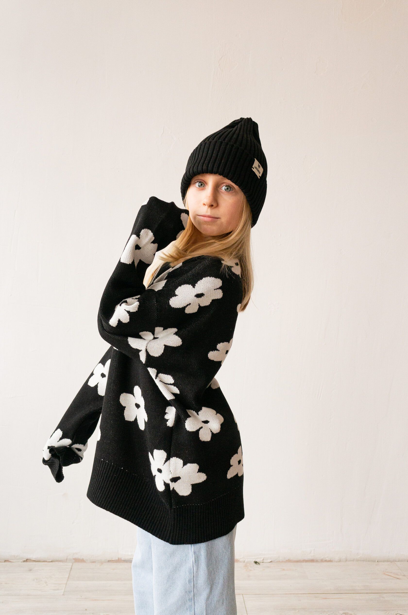 Джемпер детский Ромашки черный рост 130-140 см