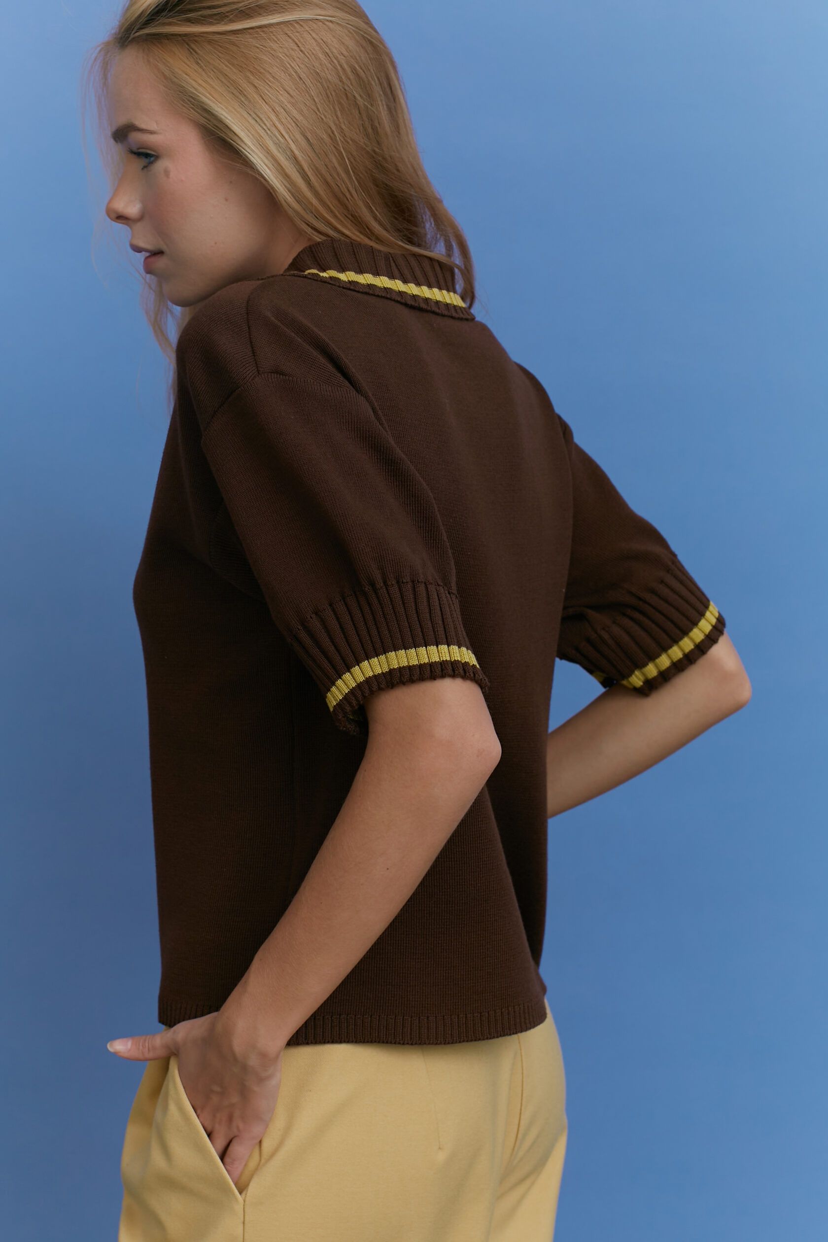 Поло трикотажное шоколадный с липовым M-L