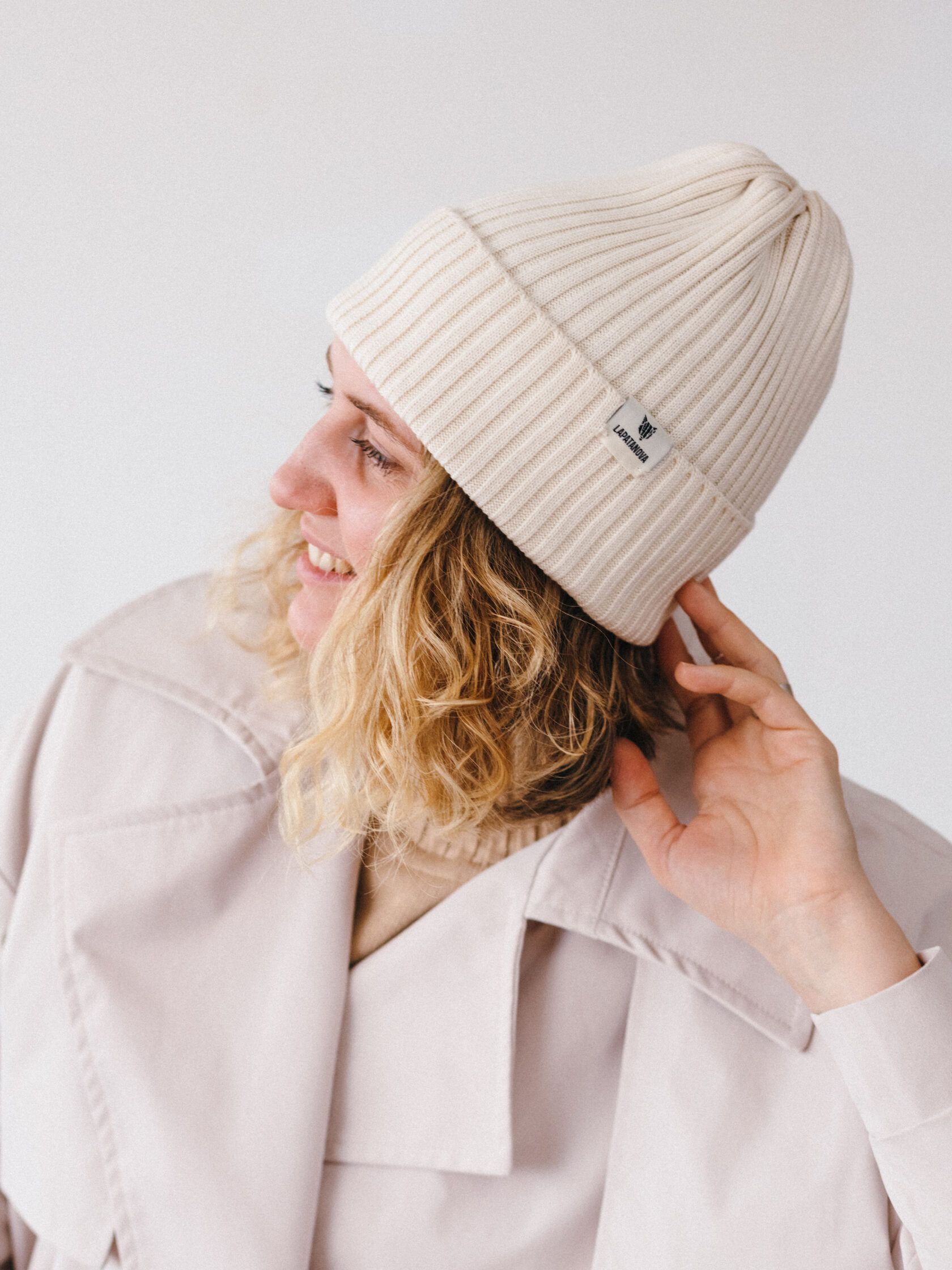 Шапка взрослая ваниль S-L