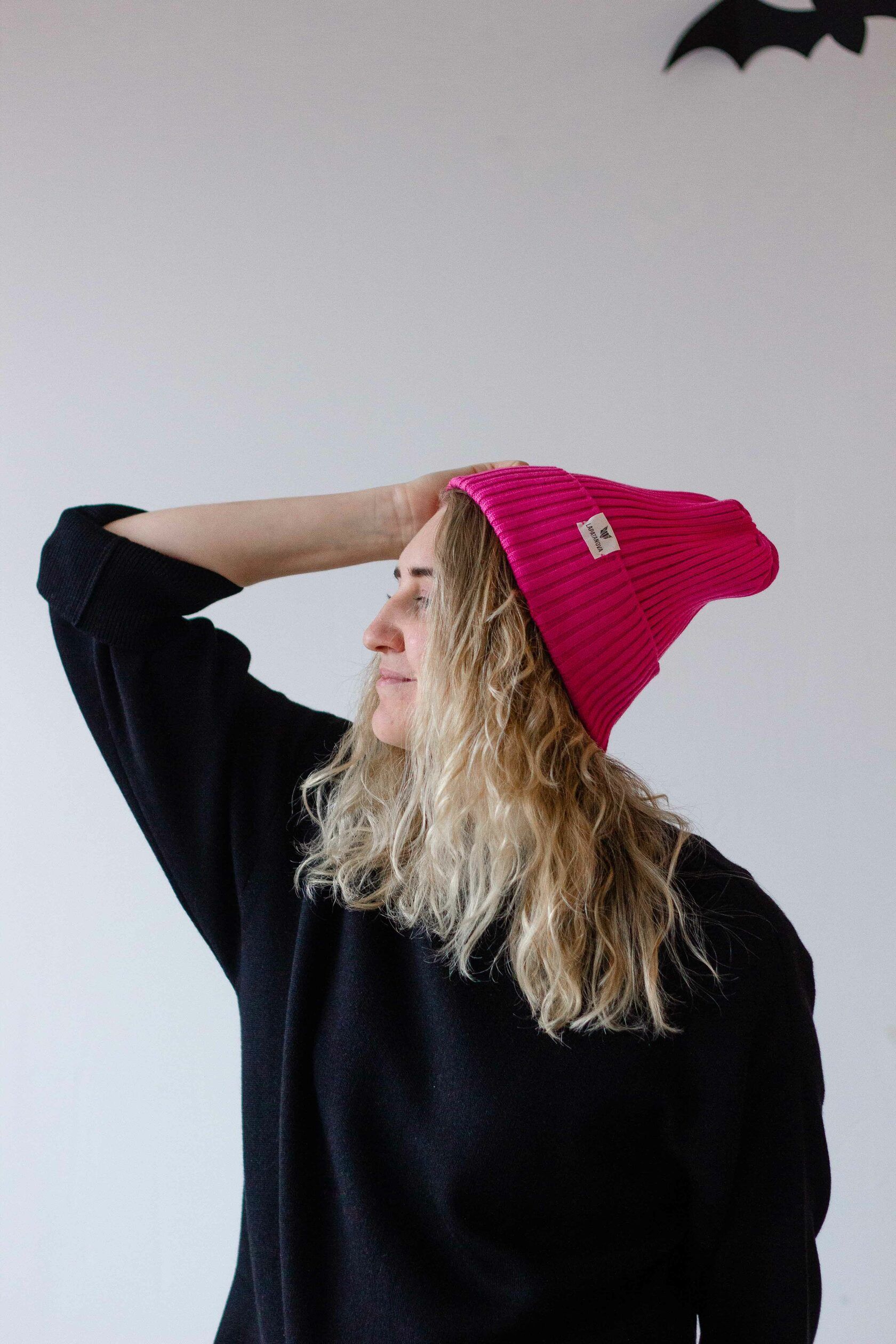 Шапка взрослая яркая фуксия S-L