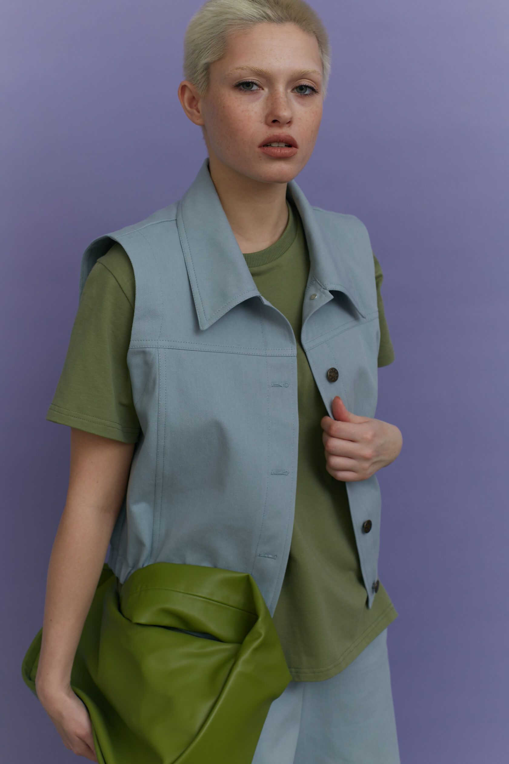 Жилет джинсовый голубой S