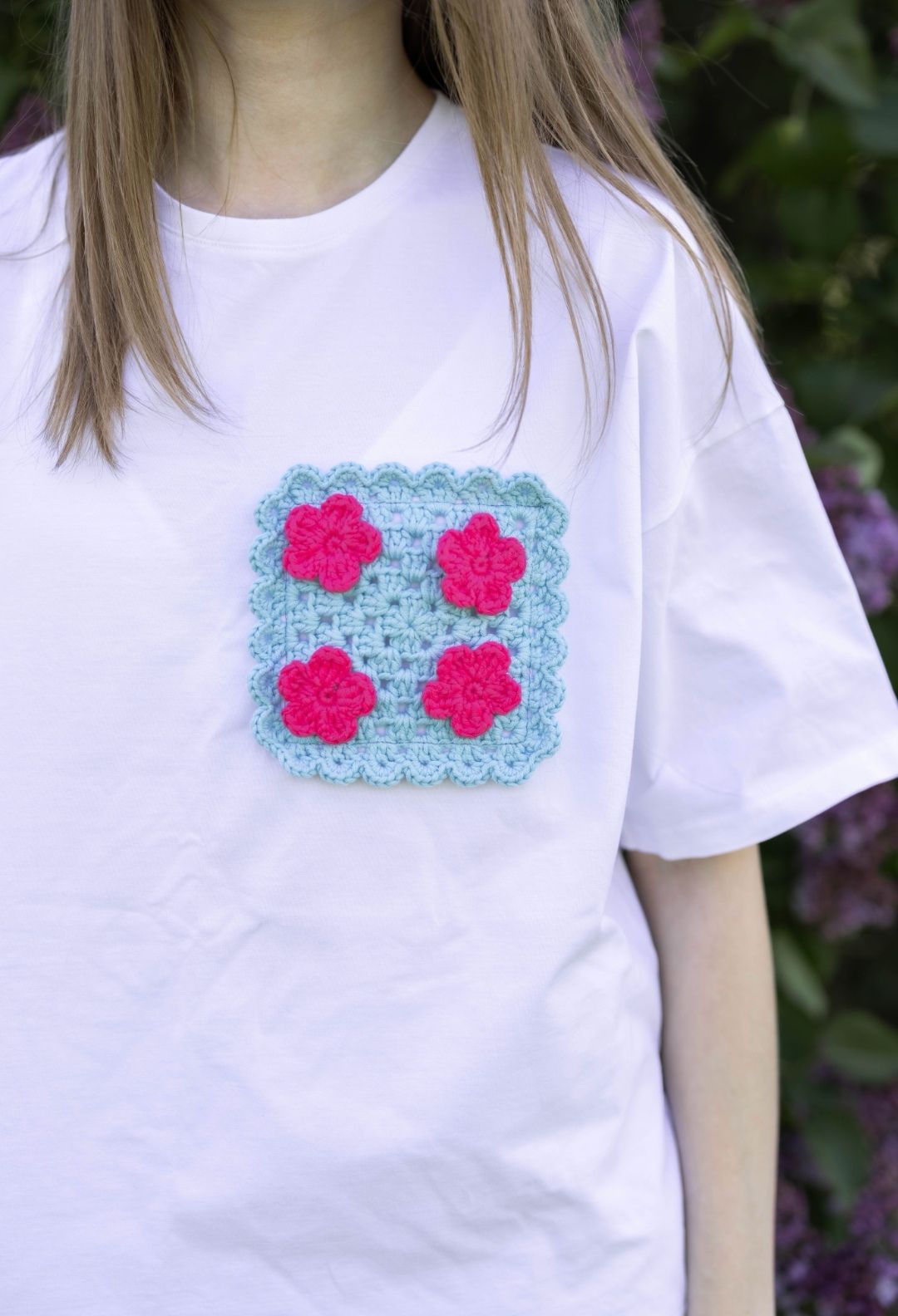 Футболка женская оверсайз с декором белая oversize