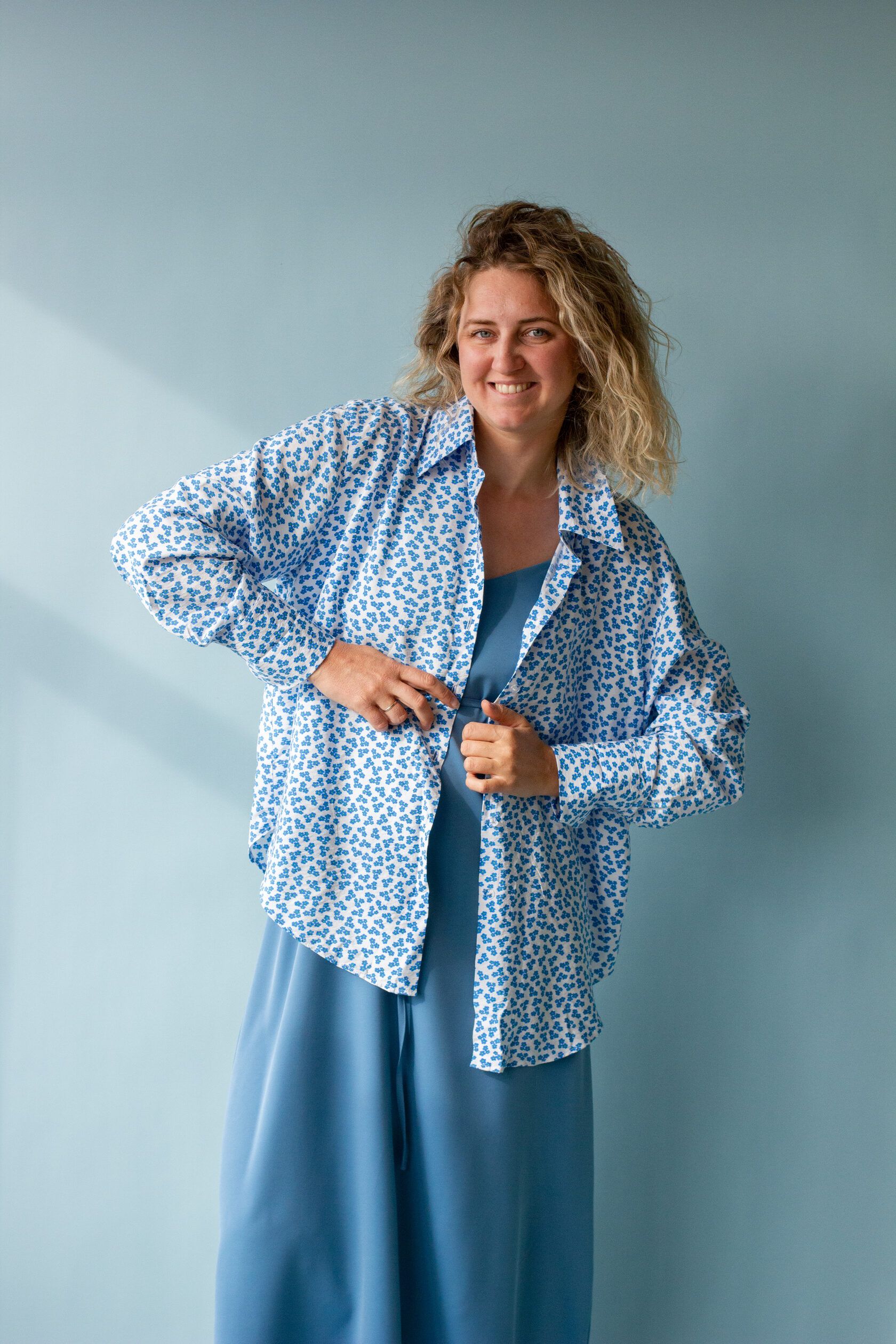 Рубашка женская вискоза незабудки one size