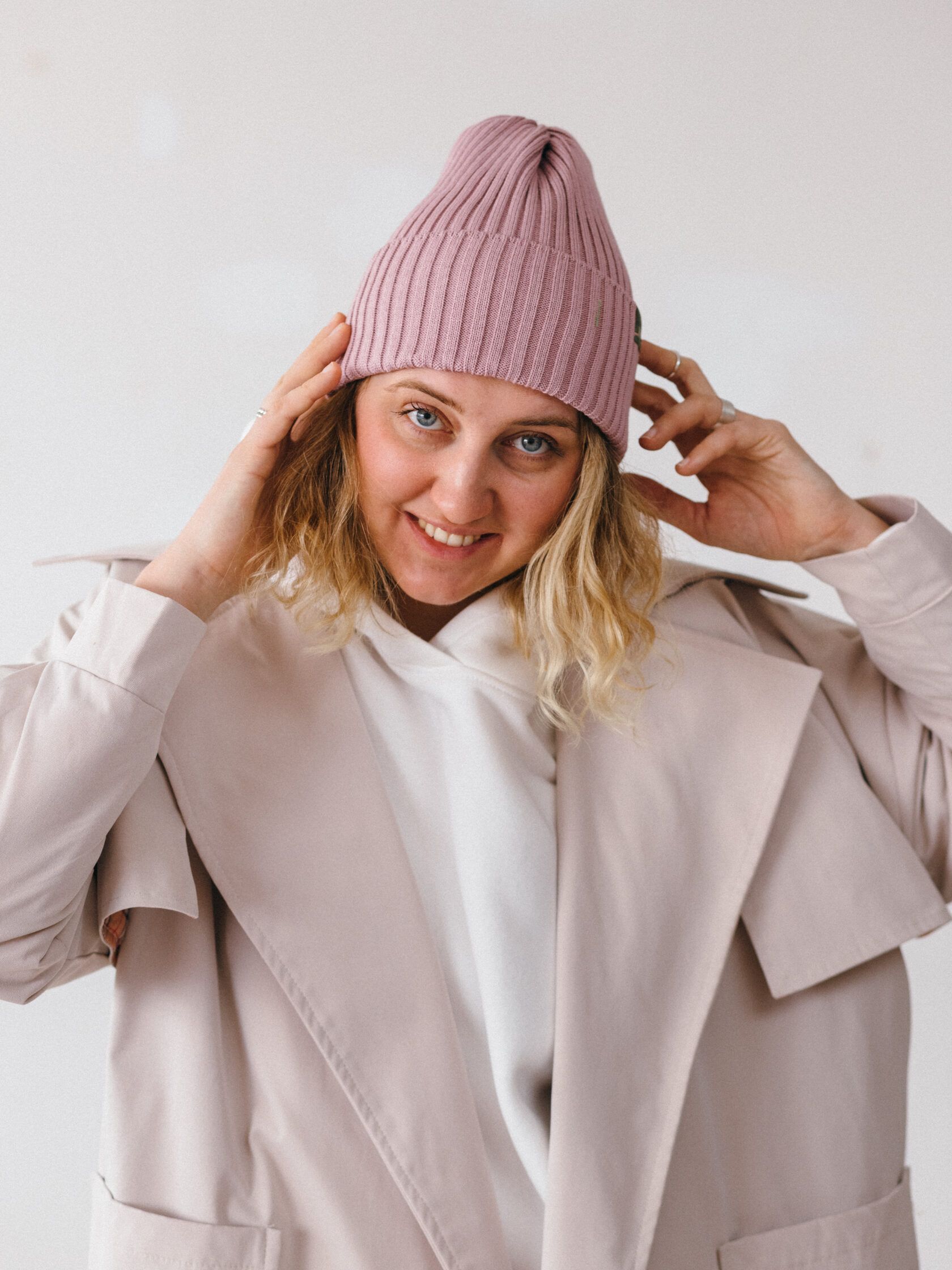 Шапка взрослая пудра S-L