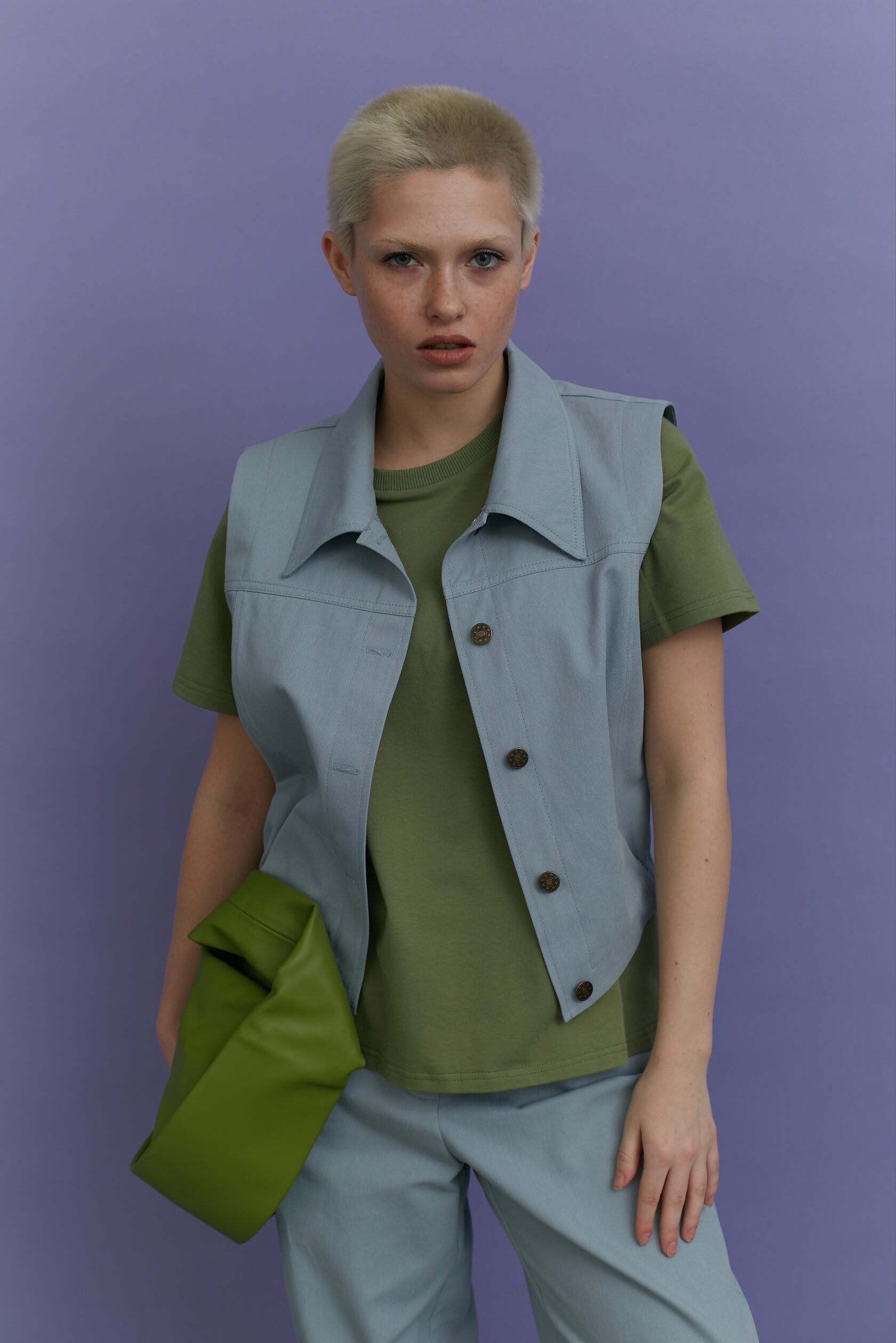 Жилет джинсовый голубой M