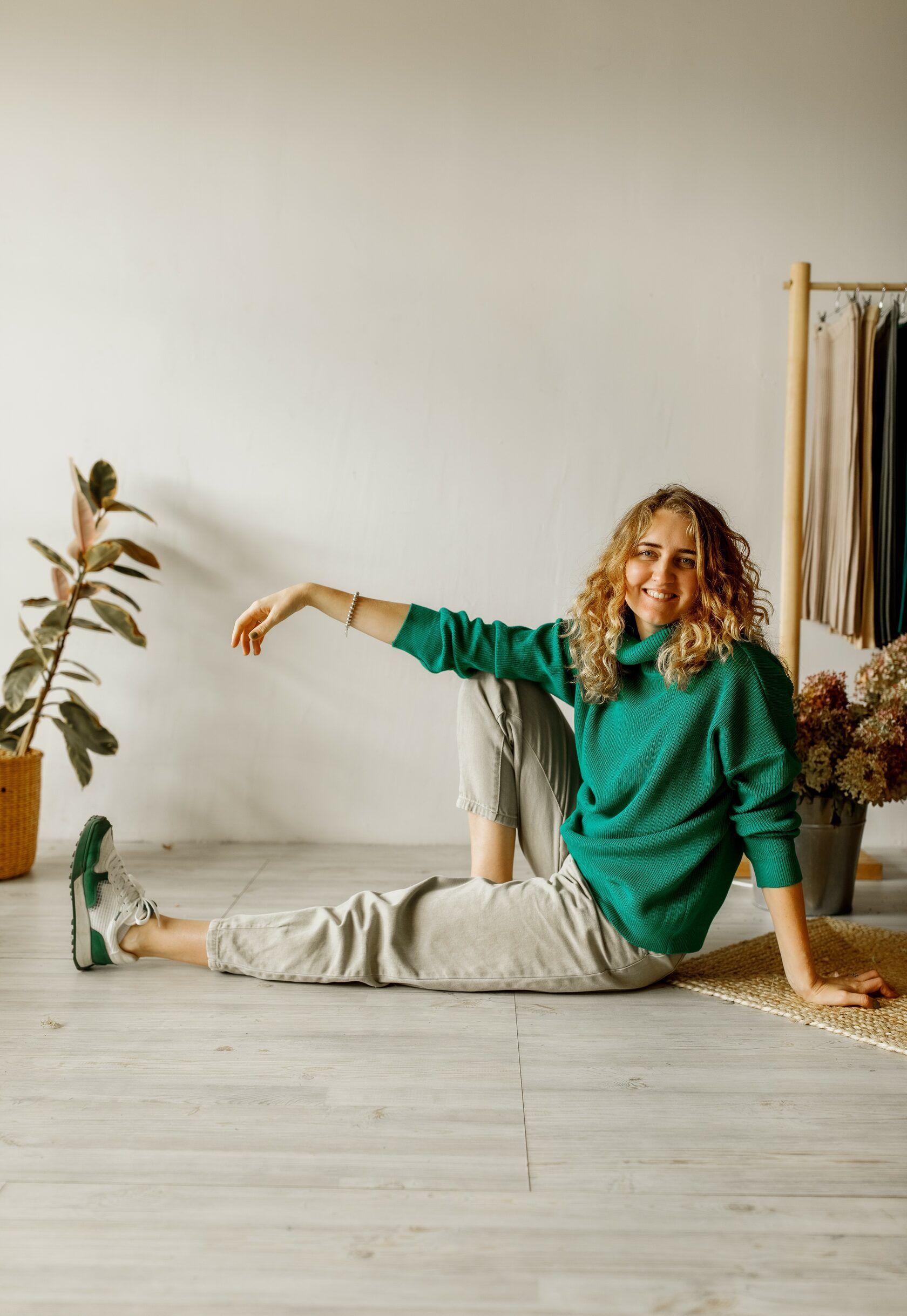 Свитер с горлом зеленый S