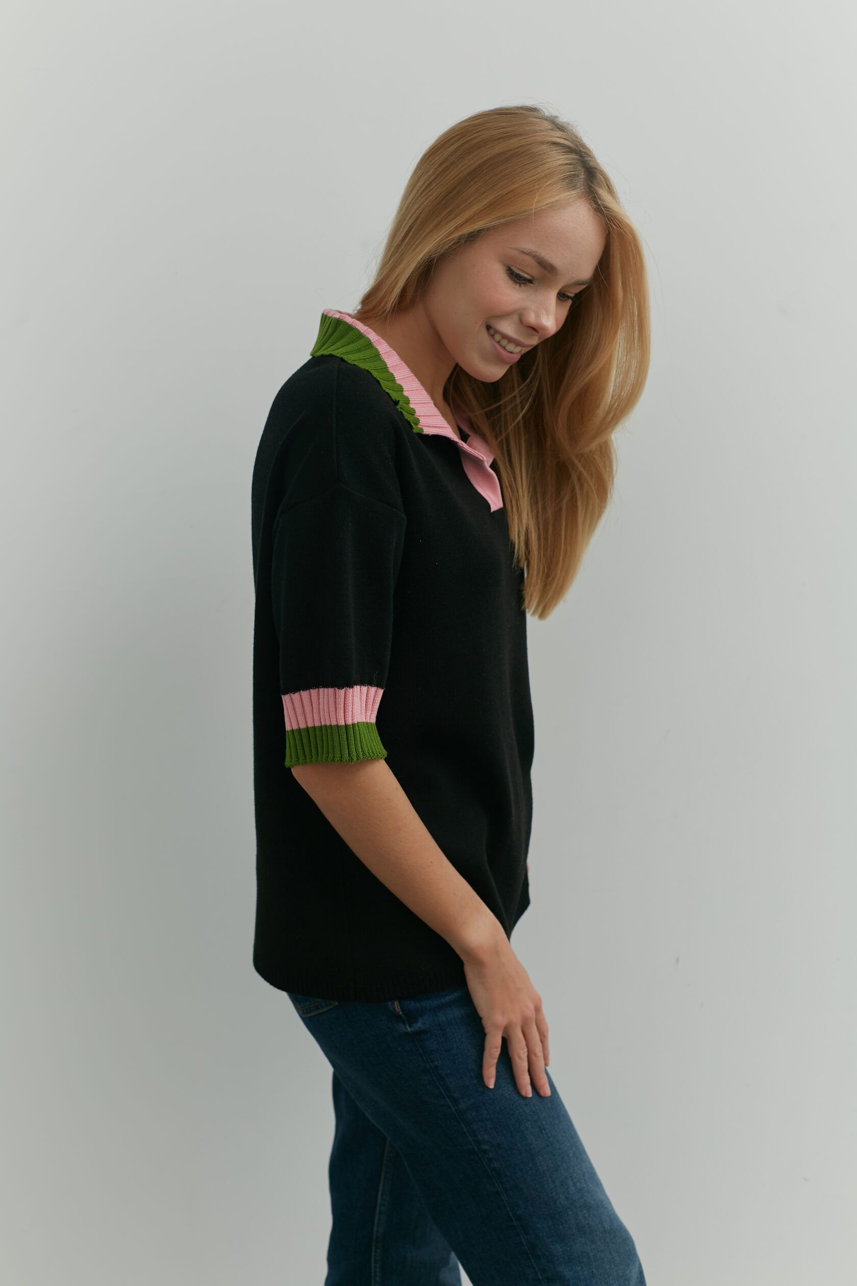 Поло трикотажное черный с полосой травяной M-L