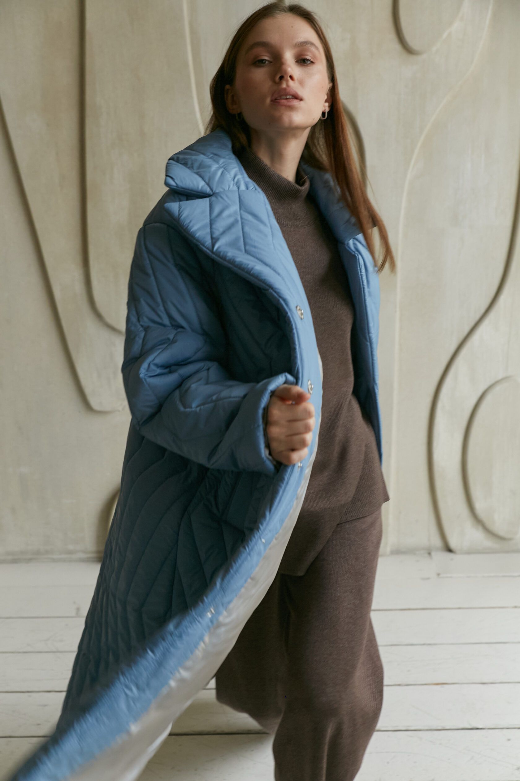 Пальто стеганое женское голубое S-M