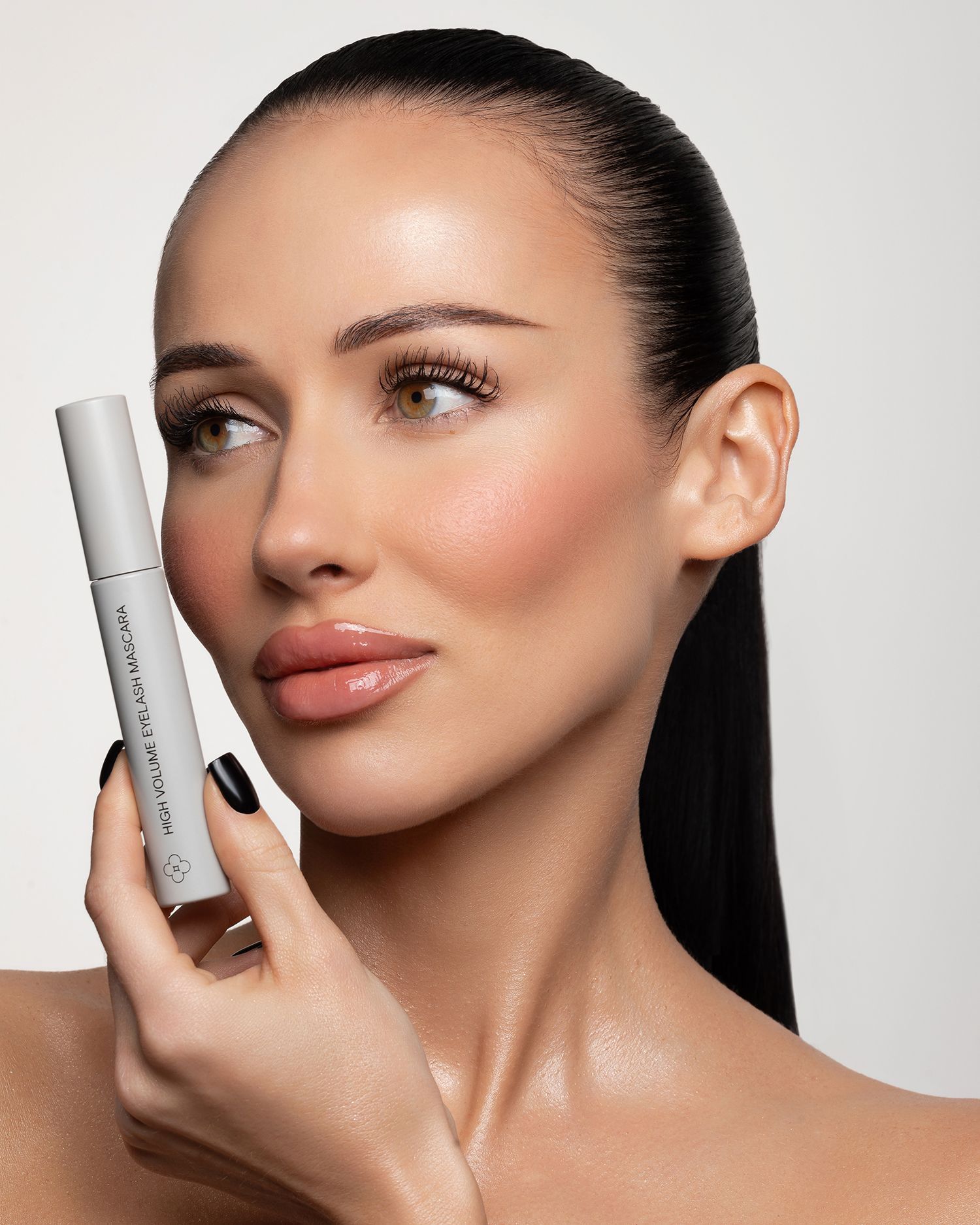 ОБЪЁМНАЯ ТУШЬ ДЛЯ РЕСНИЦ