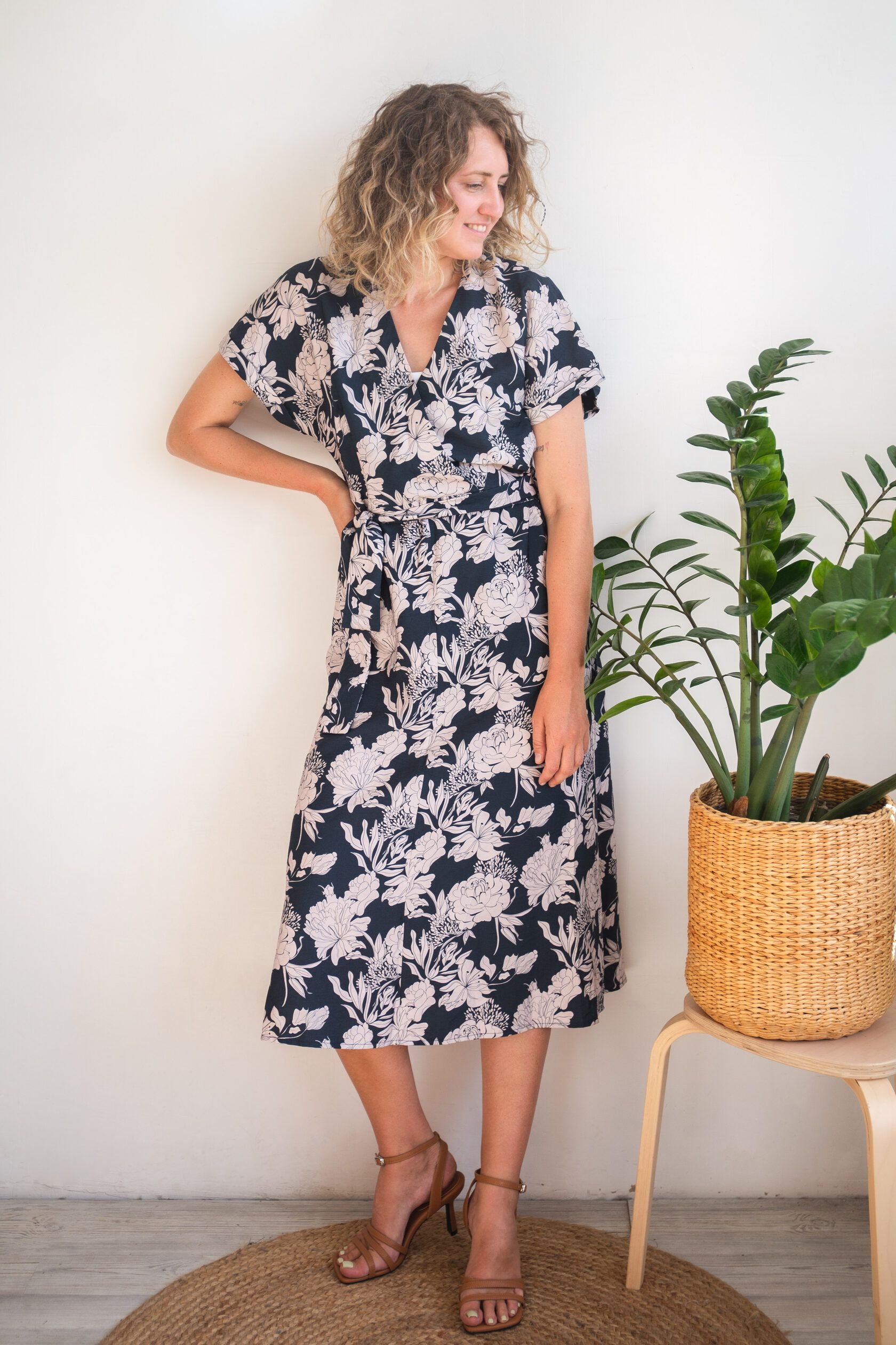 Платье Ирис из вискозы в цветок L