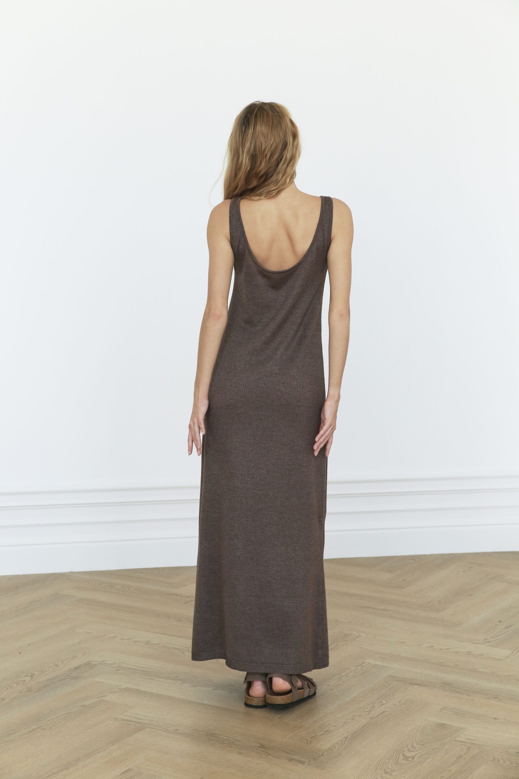 Платье тонкое трикотажное Косичка макси тауп S-M