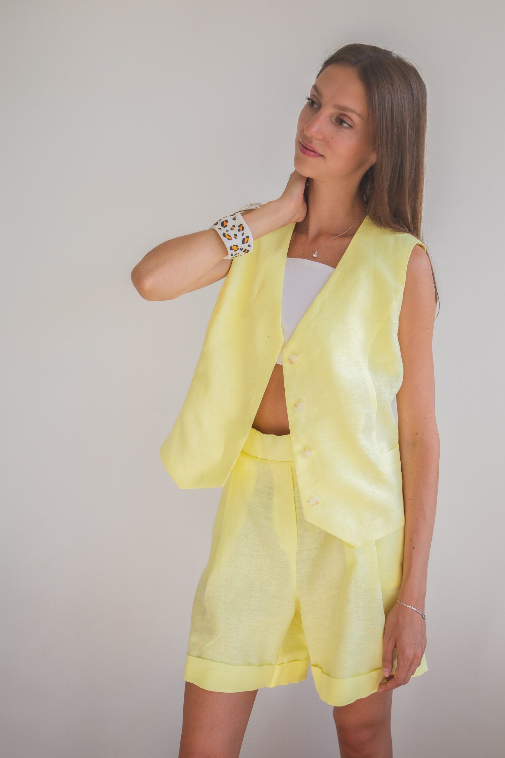 Жилет льняной лимонный M-L