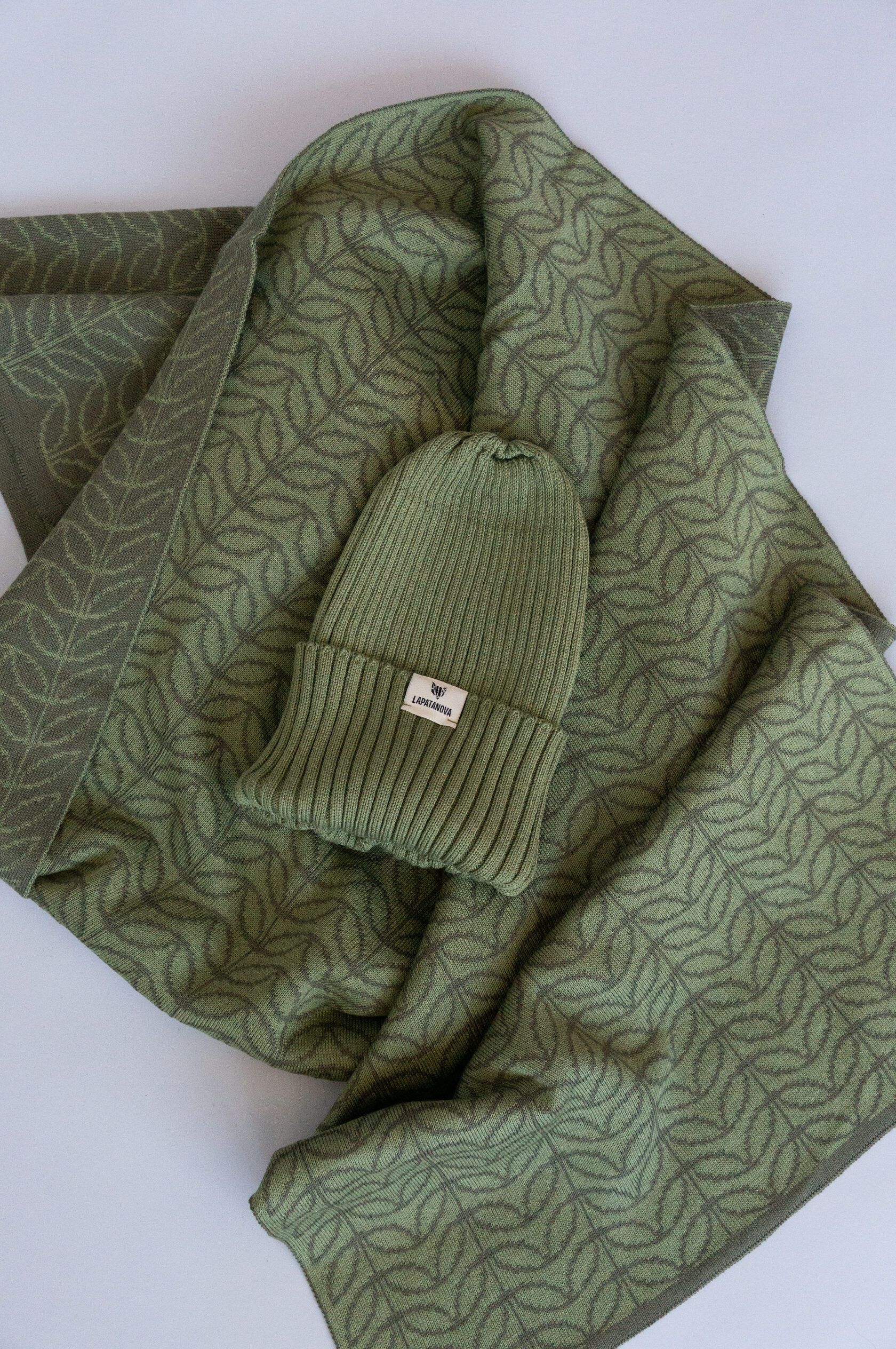 Шарф взрослый Листочки олива-хаки one size