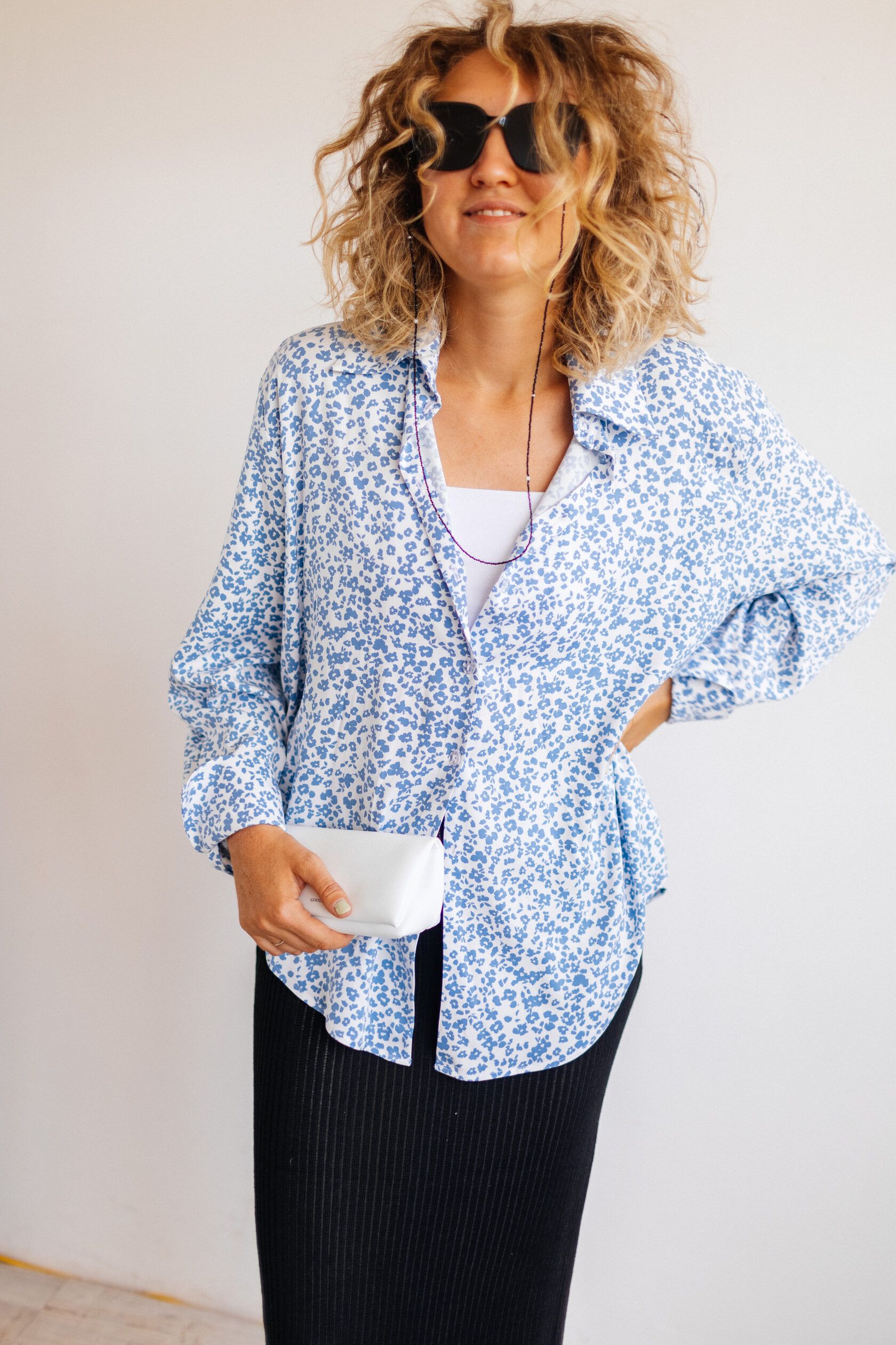 Рубашка женская вискоза в голубой цветок one size