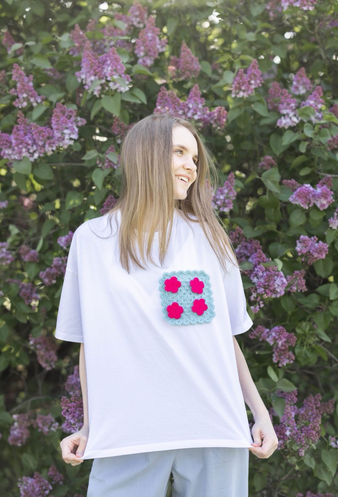 Футболка женская оверсайз с декором белая oversize