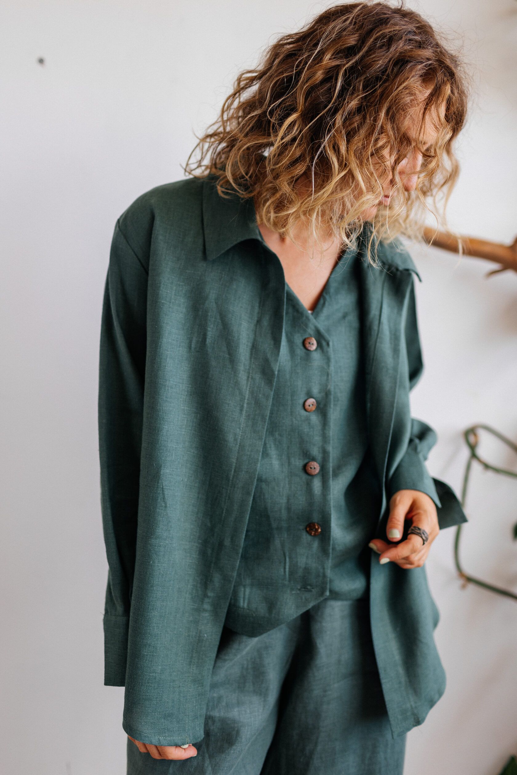 Рубашка льняная зеленая M-L