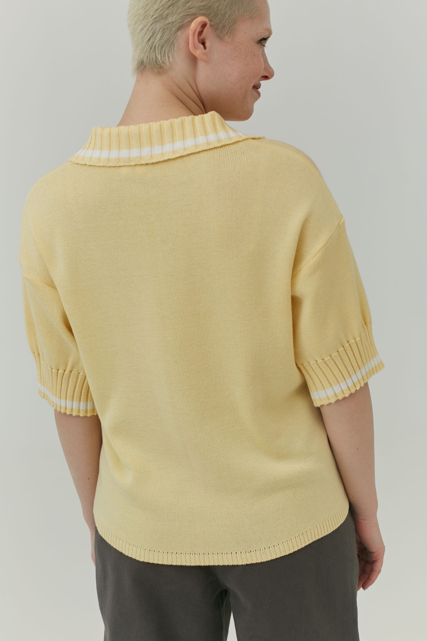 Поло трикотажное светло-желтый M-L