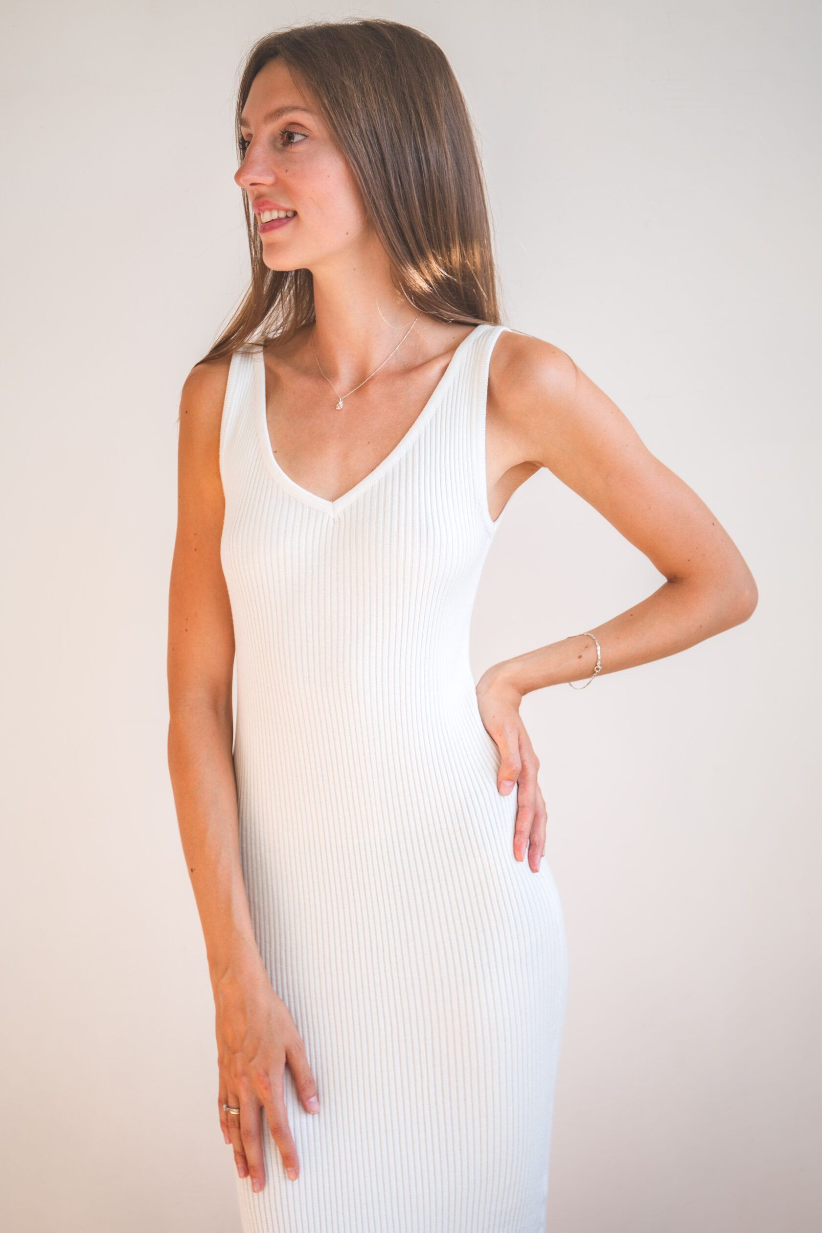 Платье лапшаV-вырез one size молочный XS-M