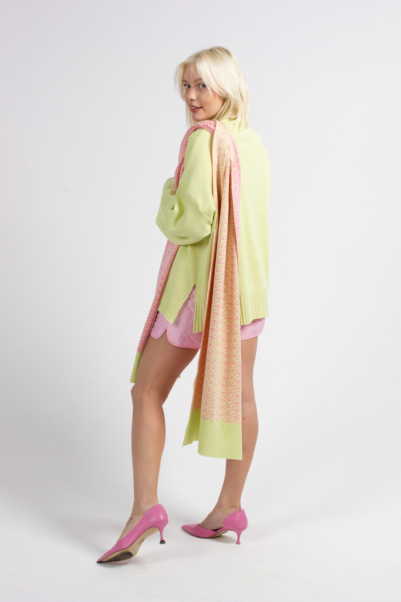 Шарф взрослый Листочки розово-лаймовый one size