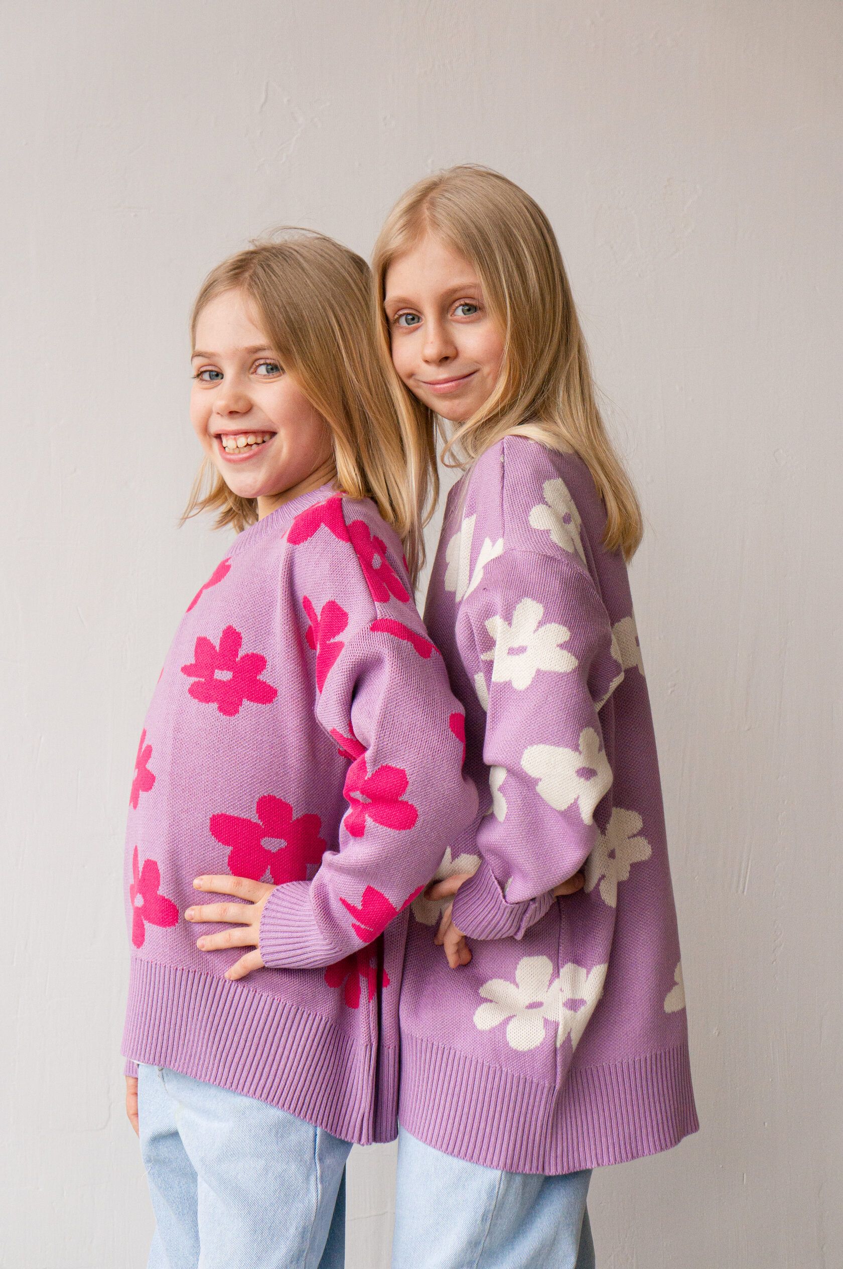 Джемпер детский Ромашки лаванда-фуксия рост 140-150 см