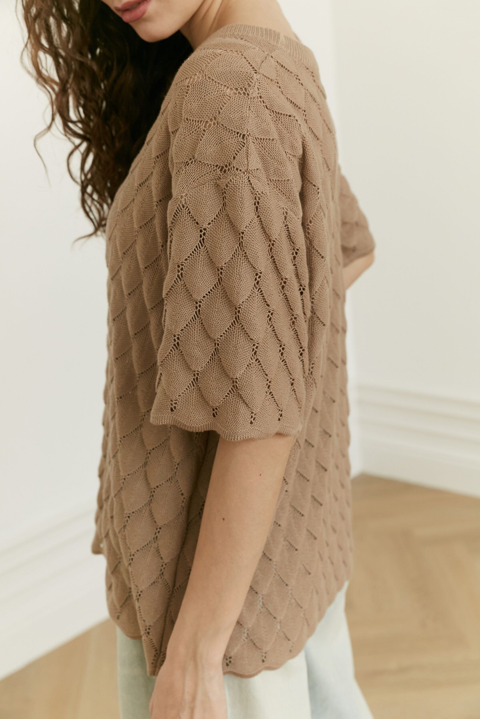 Футболка трикотажная ажур Листочки капучино М-L