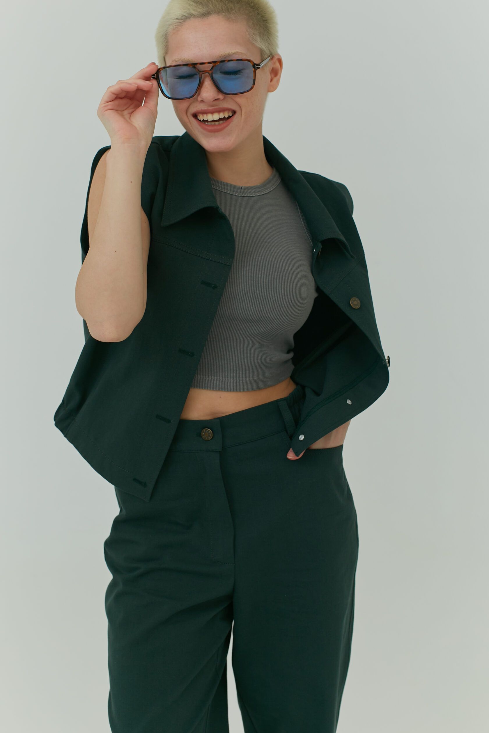 Жилет джинсовый изумруд S