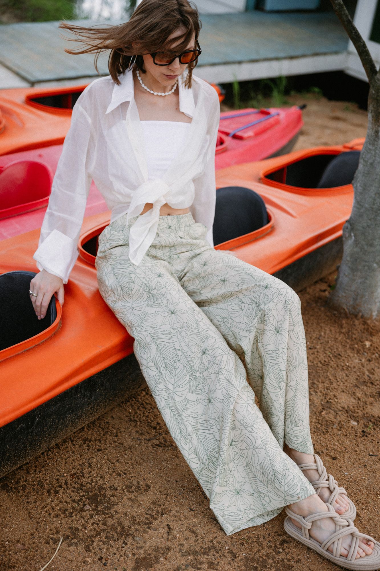 Брюки женские вискоза листья бежевый M