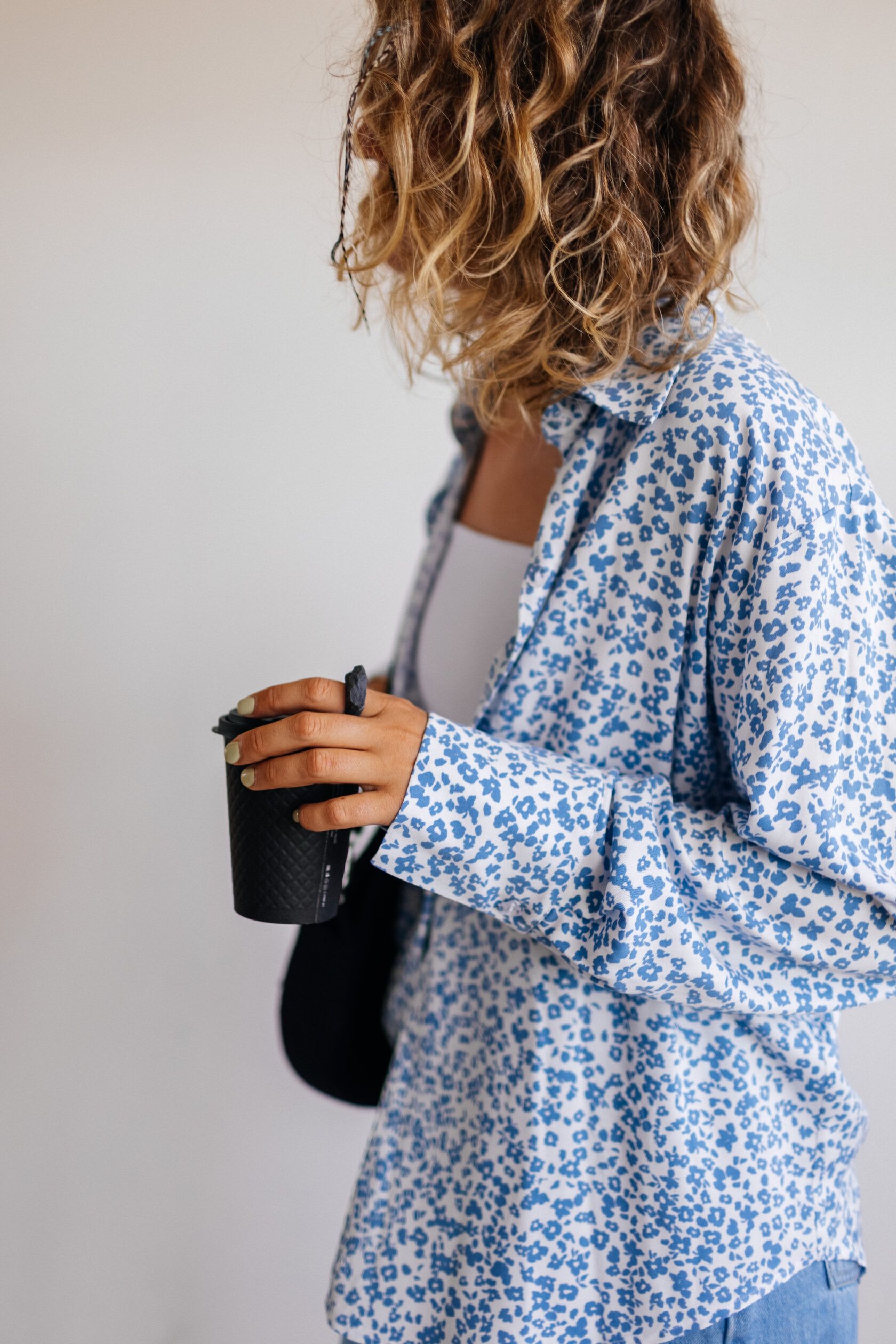 Рубашка женская вискоза в голубой цветок one size