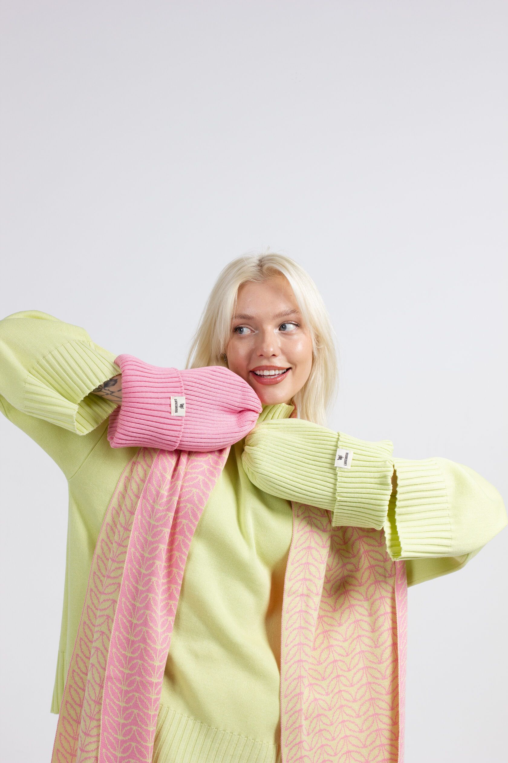 Шарф взрослый Листочки розово-лаймовый one size