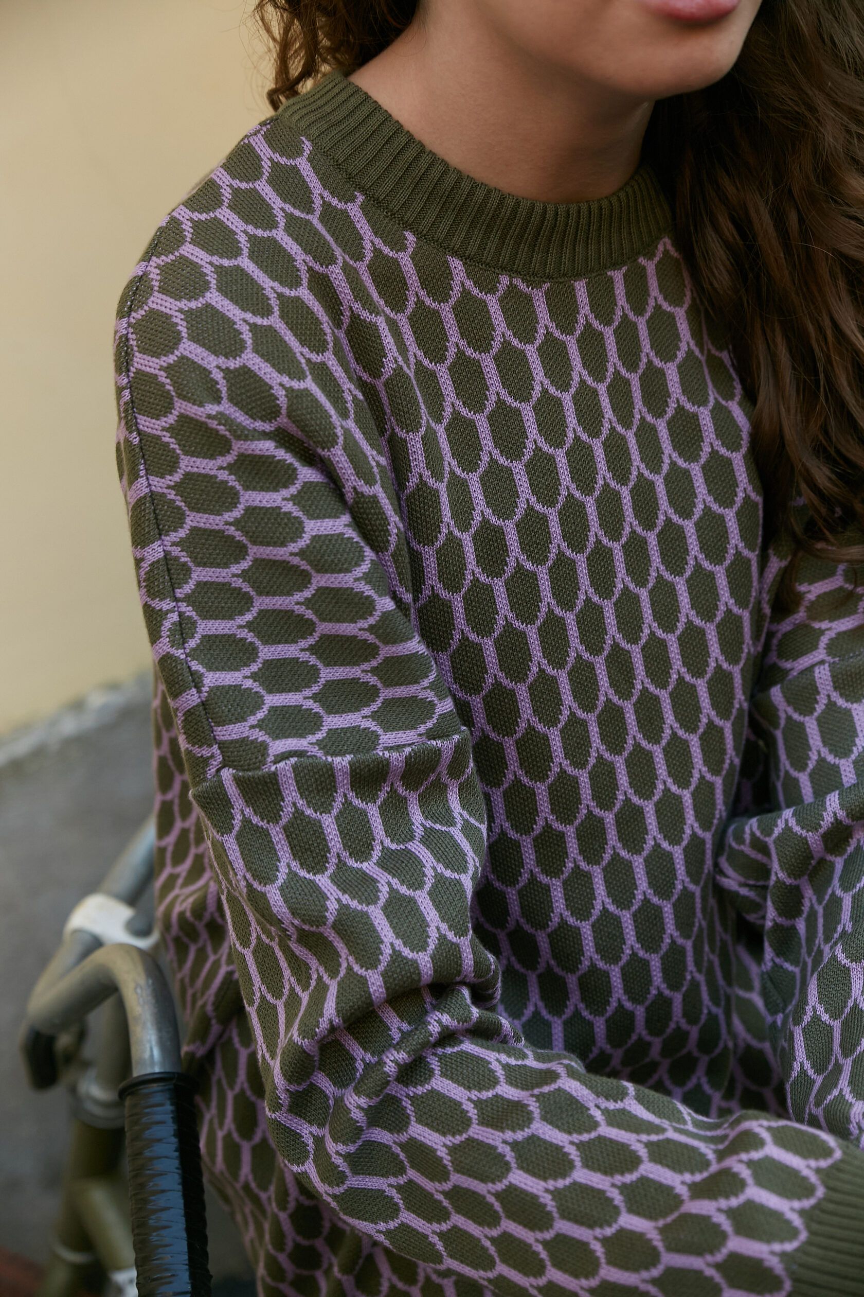Джемпер Чешуйки оверсайз хаки-лиловый one size