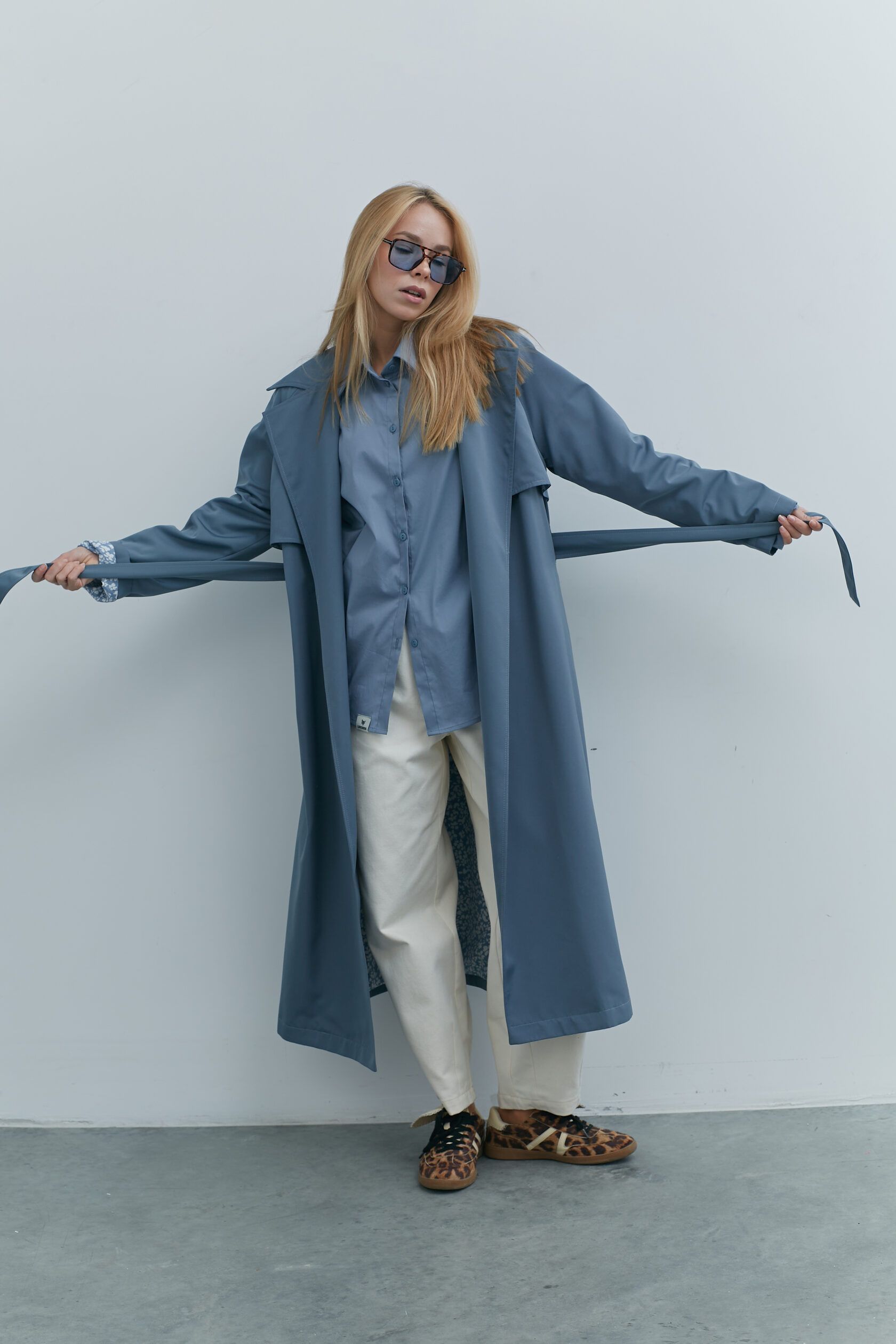 Тренч женский серо-голубой S-M